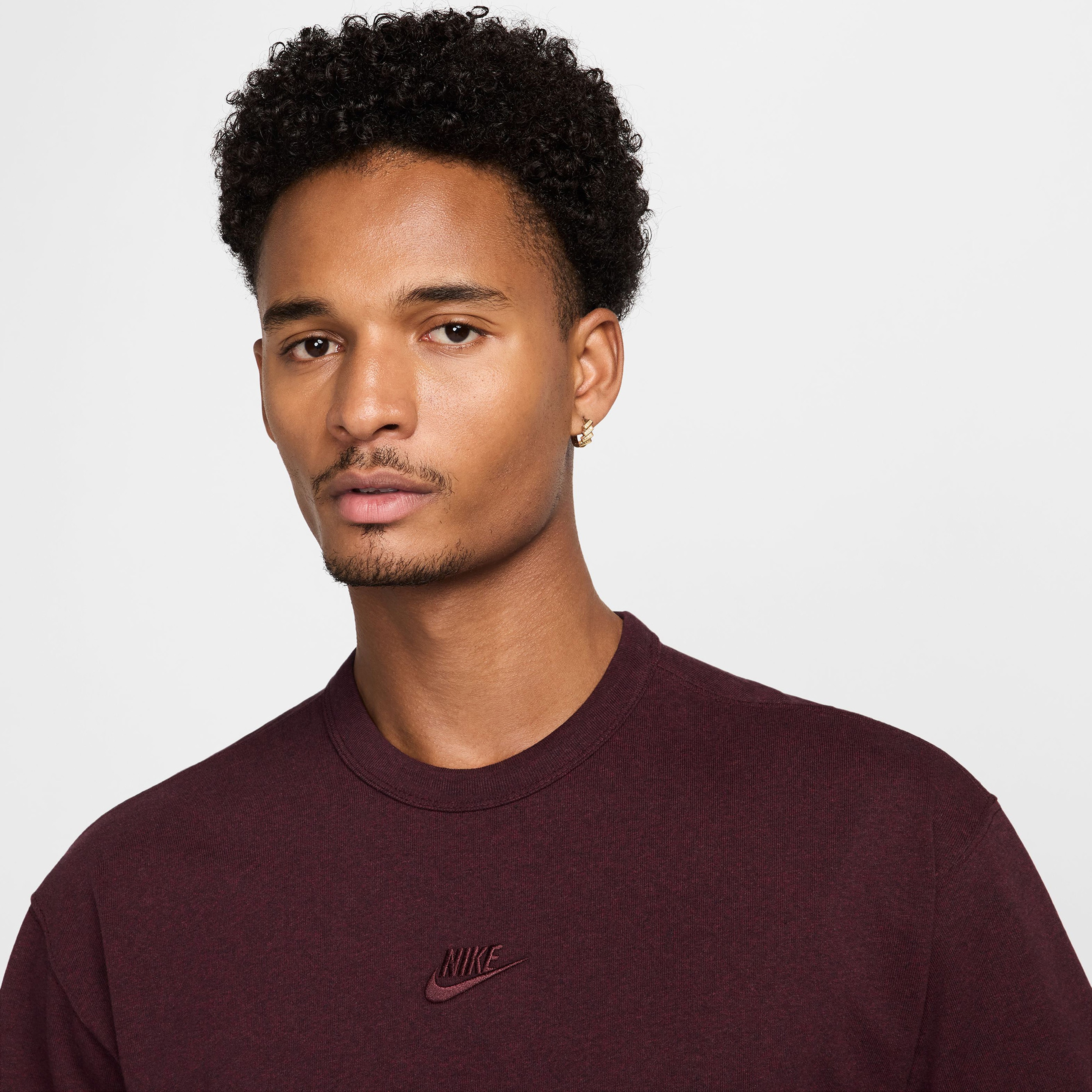 Nike Sportswear Premium Essentials Erkek Kırmızı T-Shirt