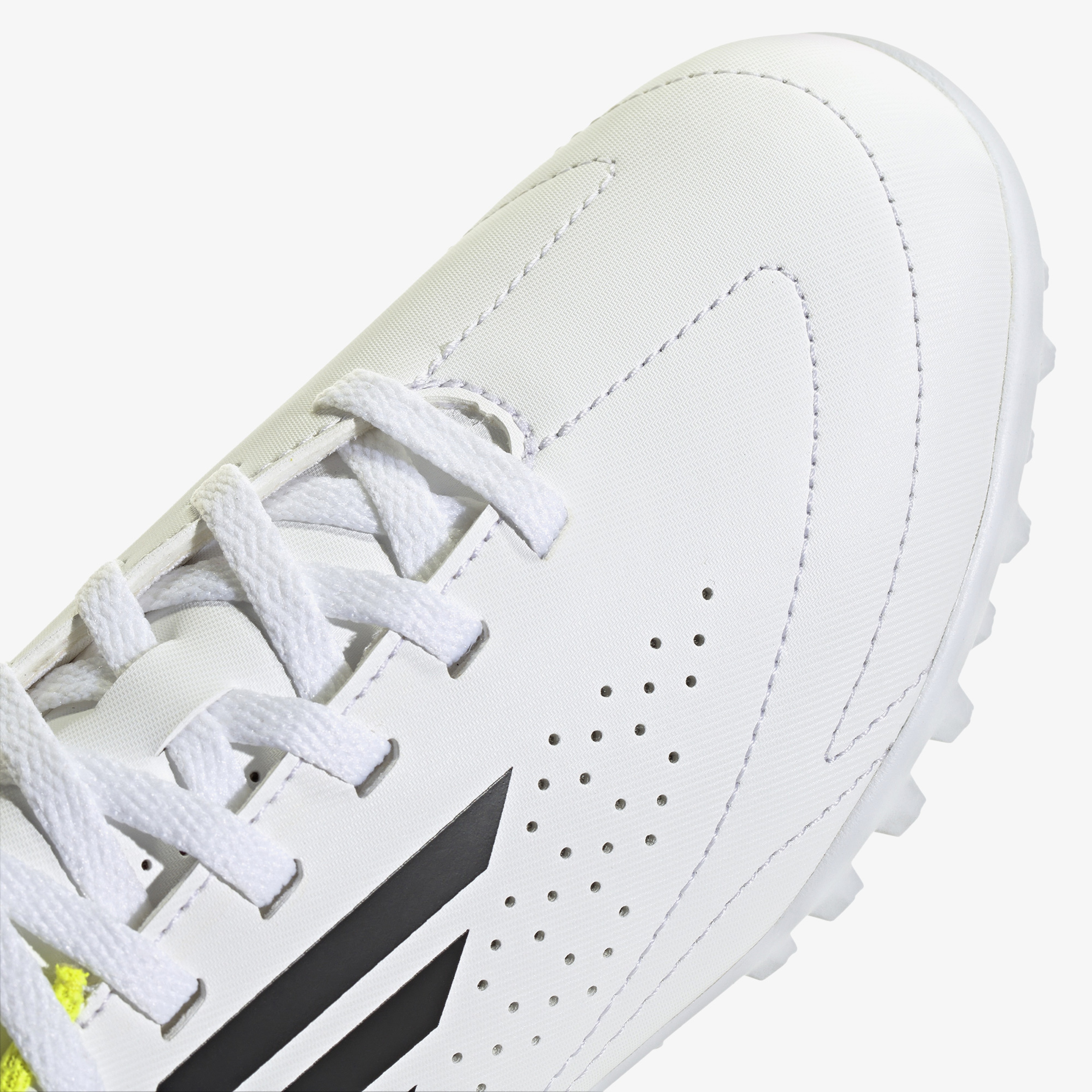 adidas Deportivo III Turf Çocuk Beyaz Çim Saha Ayakkabısı