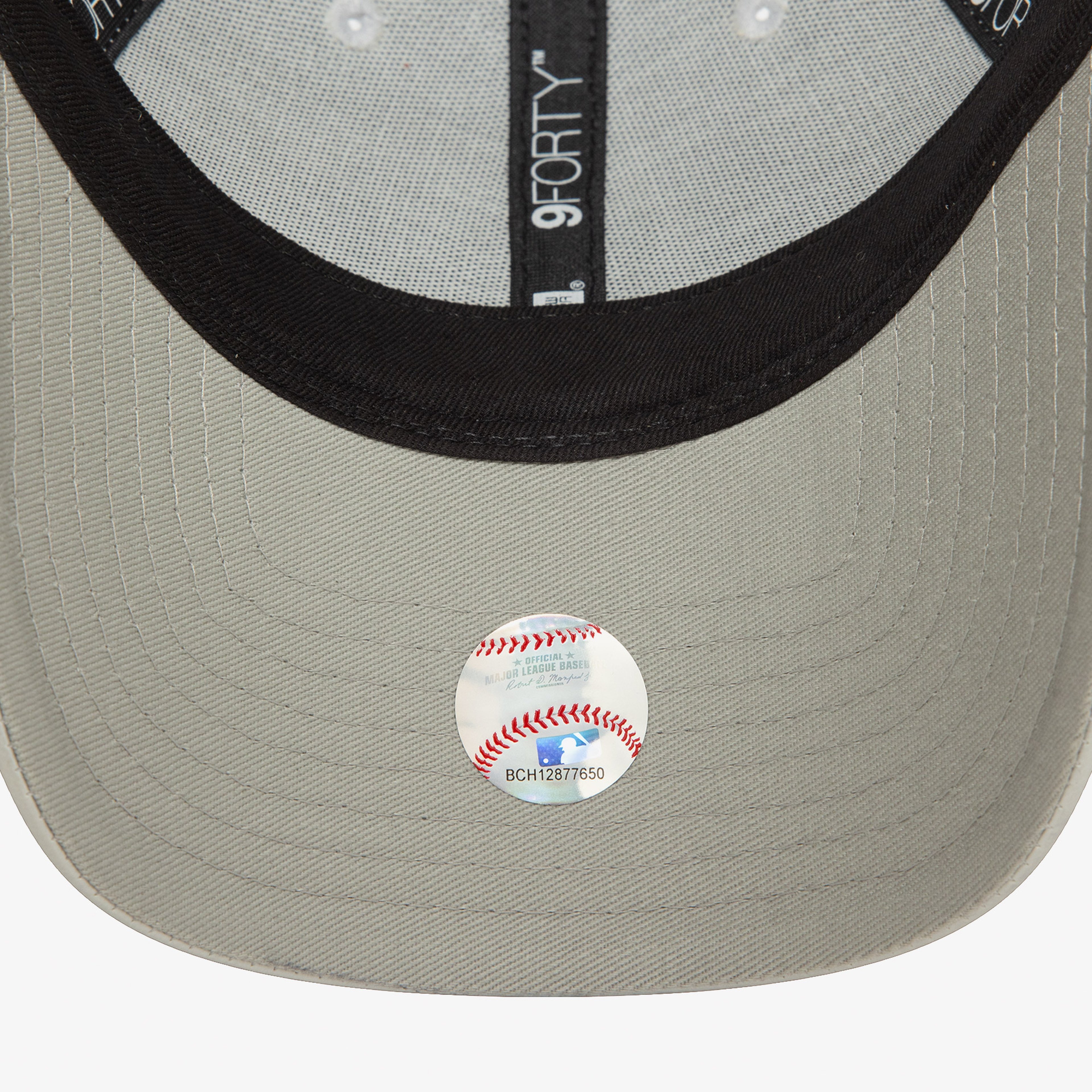 New Era New York Yankees Midi PU Kadın Gri Şapka