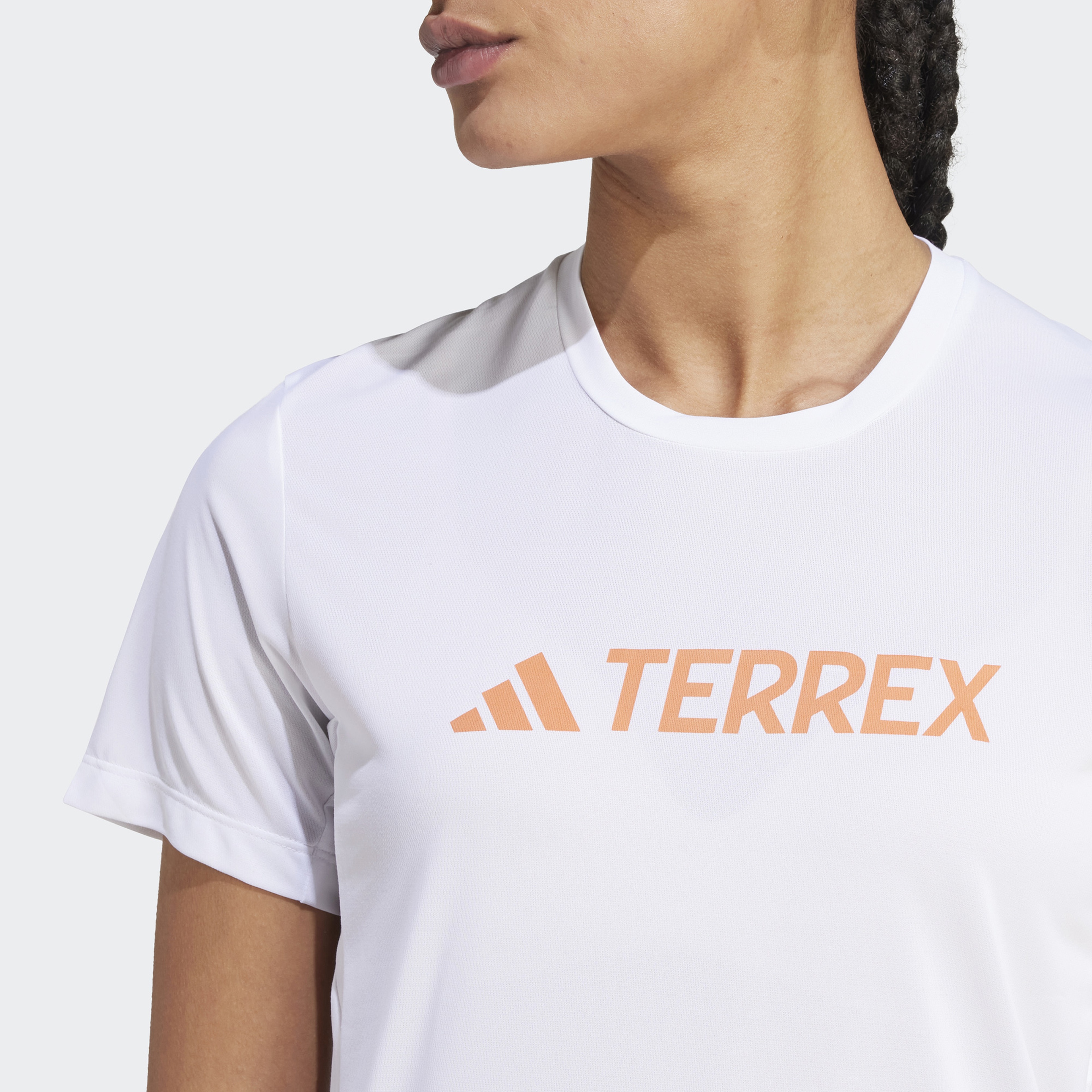 adidas Terrex Multi Endurance Tech Kadın Beyaz Günlük T-Shirt