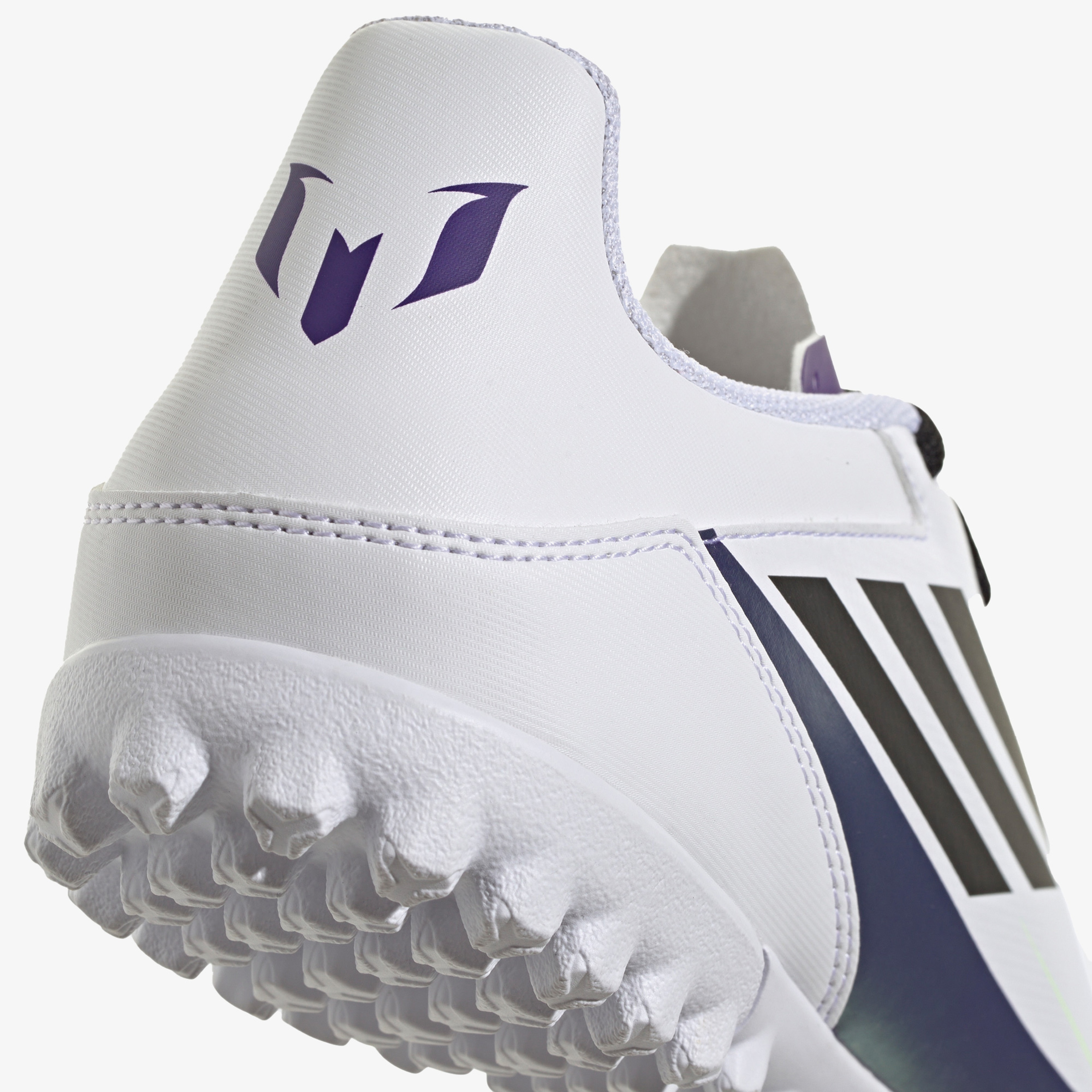 adidas F50 Club Tf Erkek Beyaz Halı Saha Kramponu