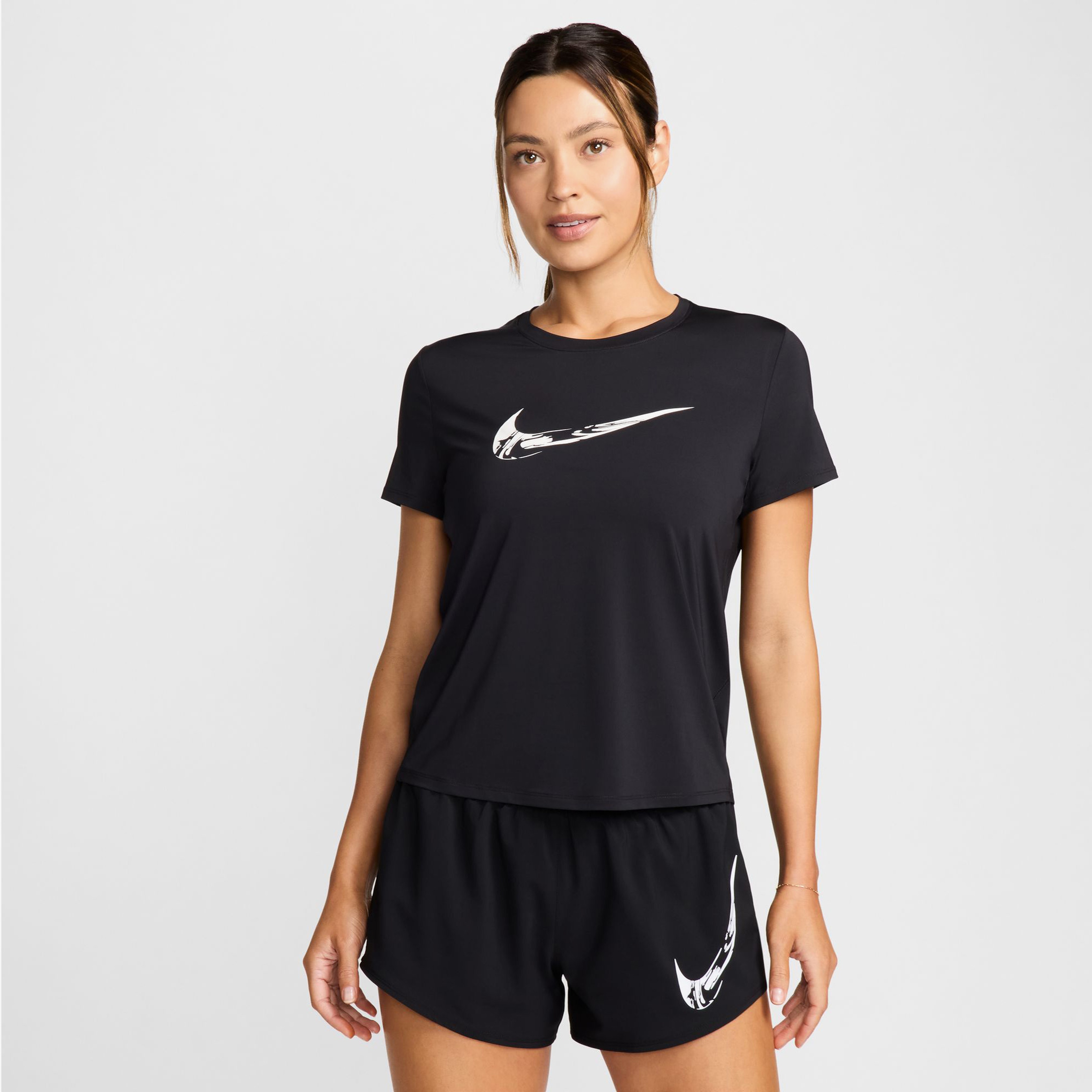 Nike Kadın Siyah T-Shirt