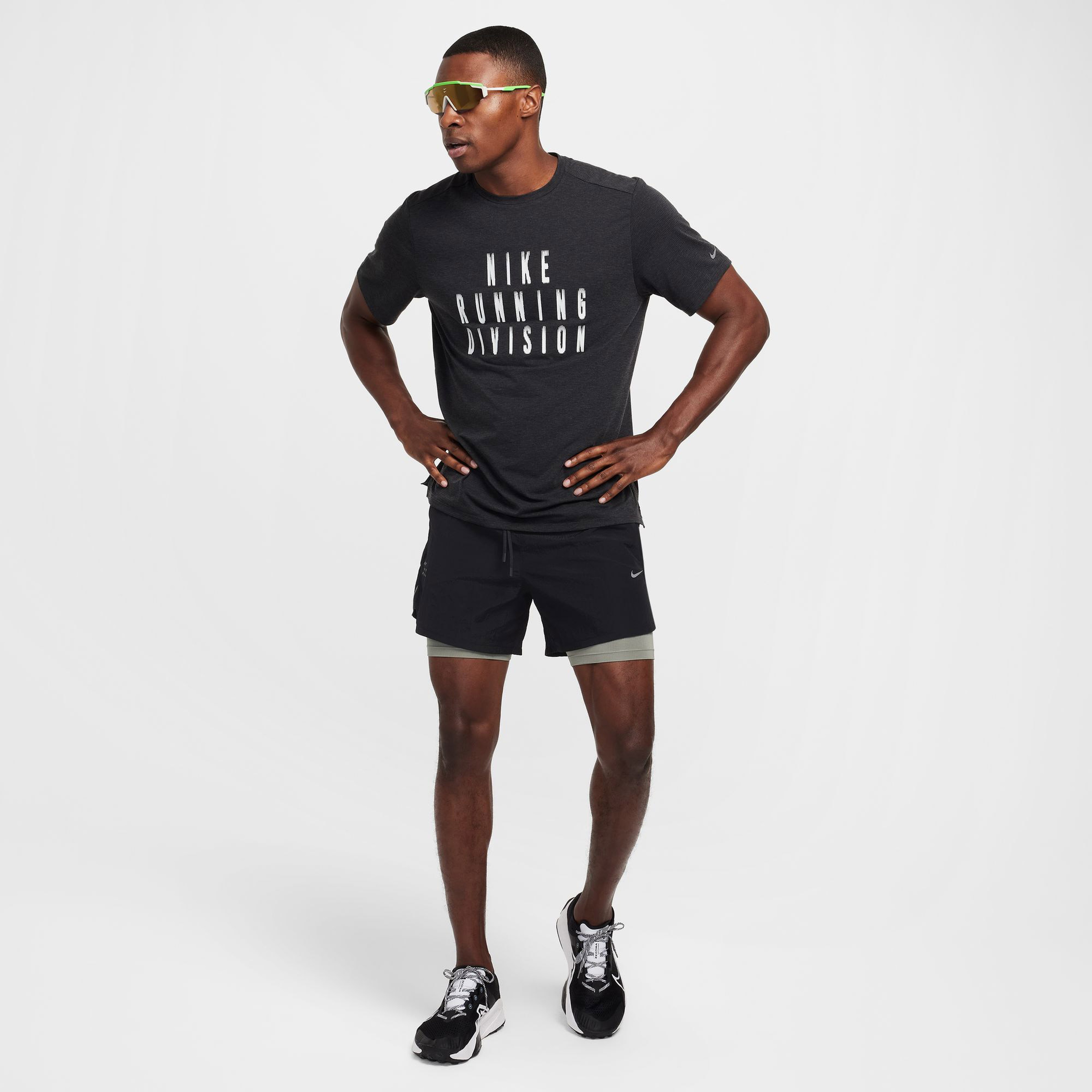 Nike Stride Running Division Dri-Fit Erkek Siyah Koşu Şortu