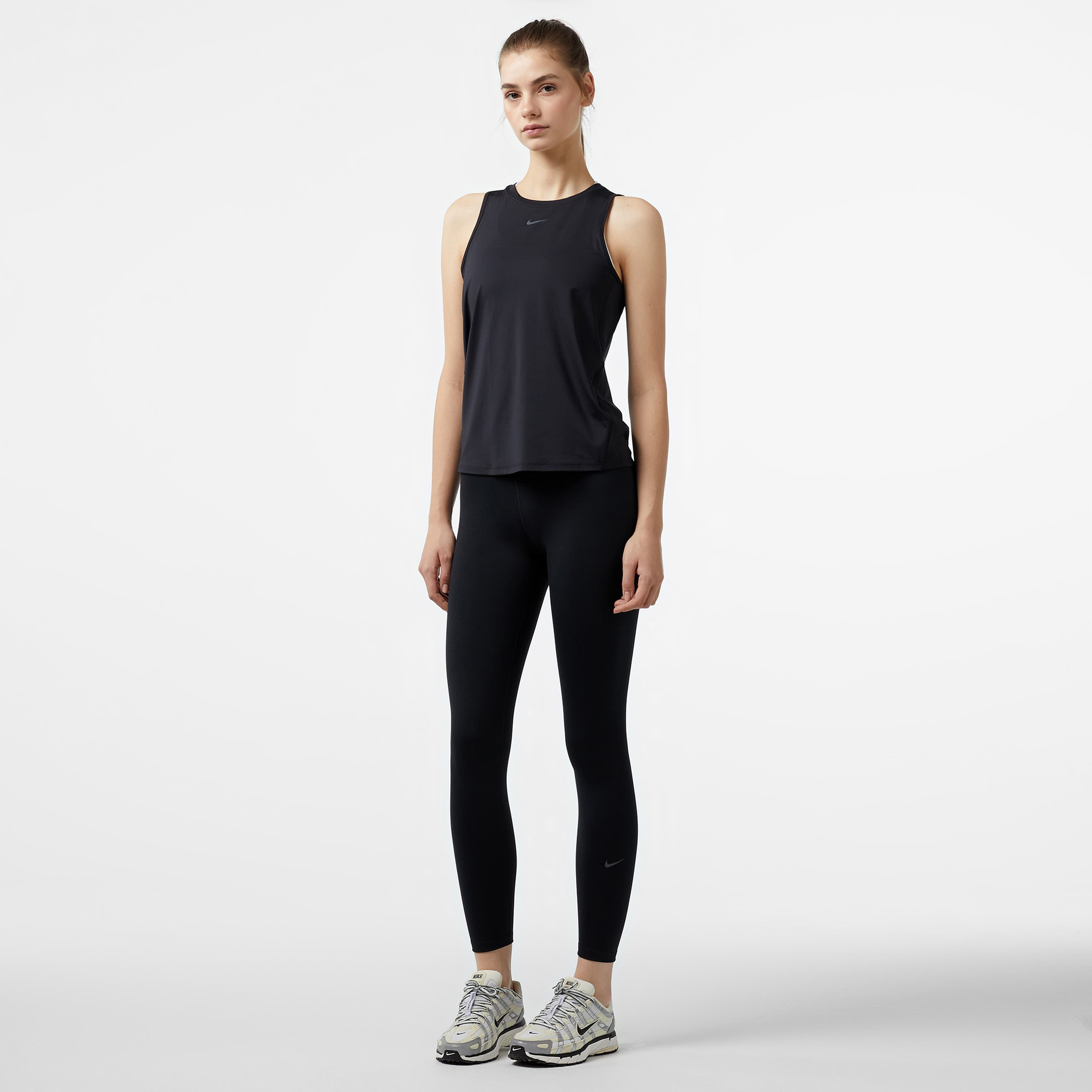 Nike Kadın Siyah Atlet