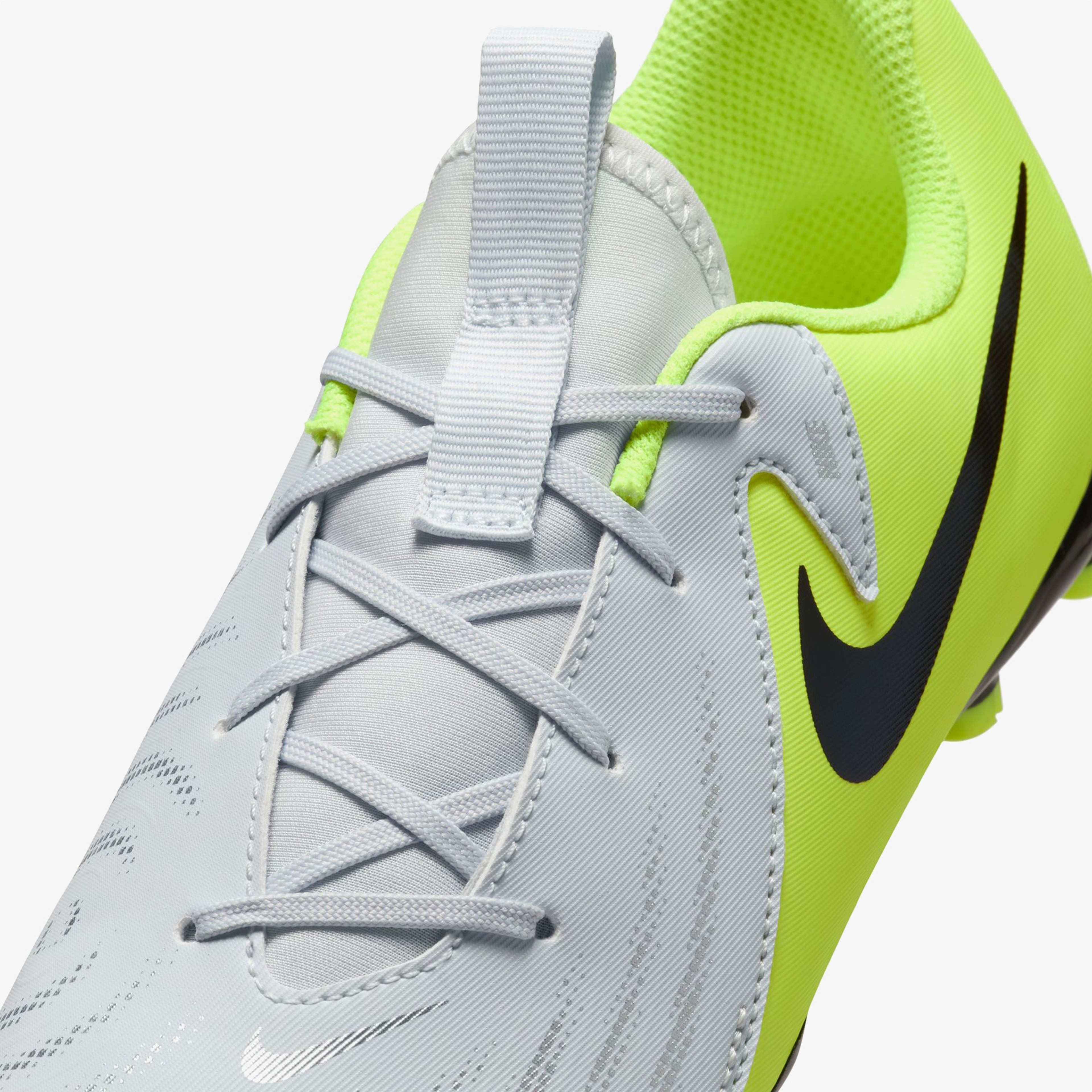 Nike Phantom GX Academy II Çocuk Beyaz Çim Saha Kramponu