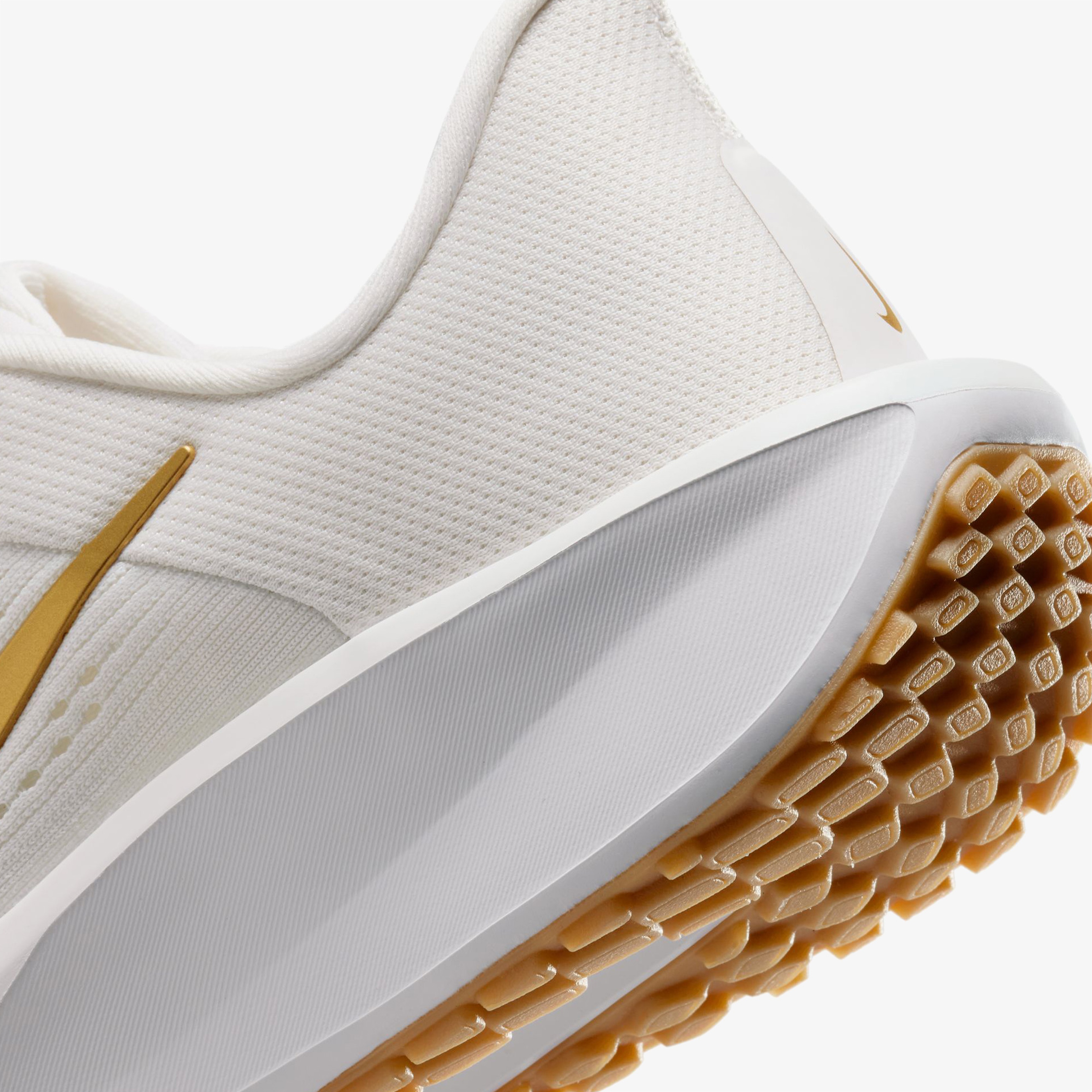 Nike Quest 6 Kadın Bej Koşu Ayakkabısı