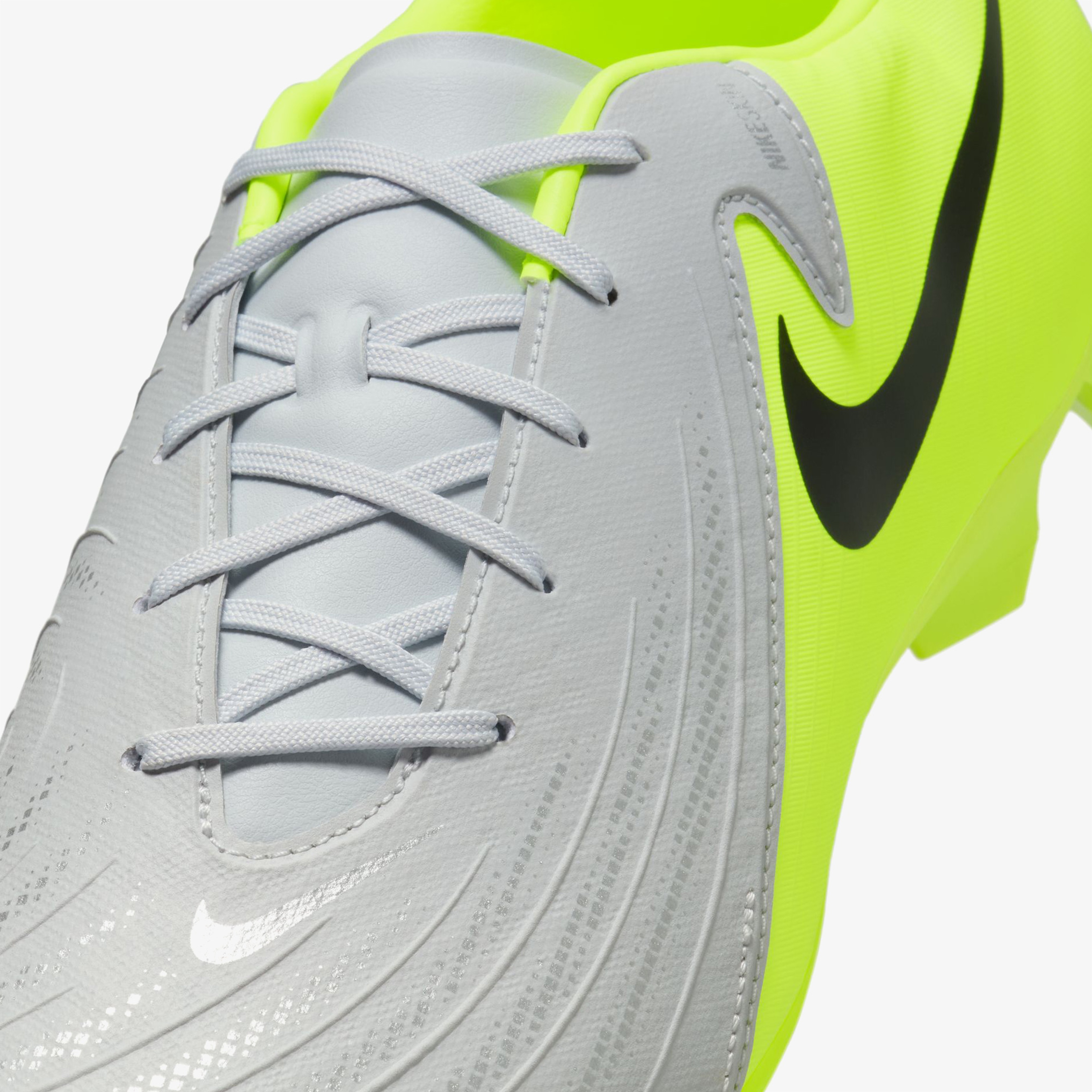 Nike Phantom GX Academy II Fg/Mg Erkek Beyaz Çim Saha Kramponu