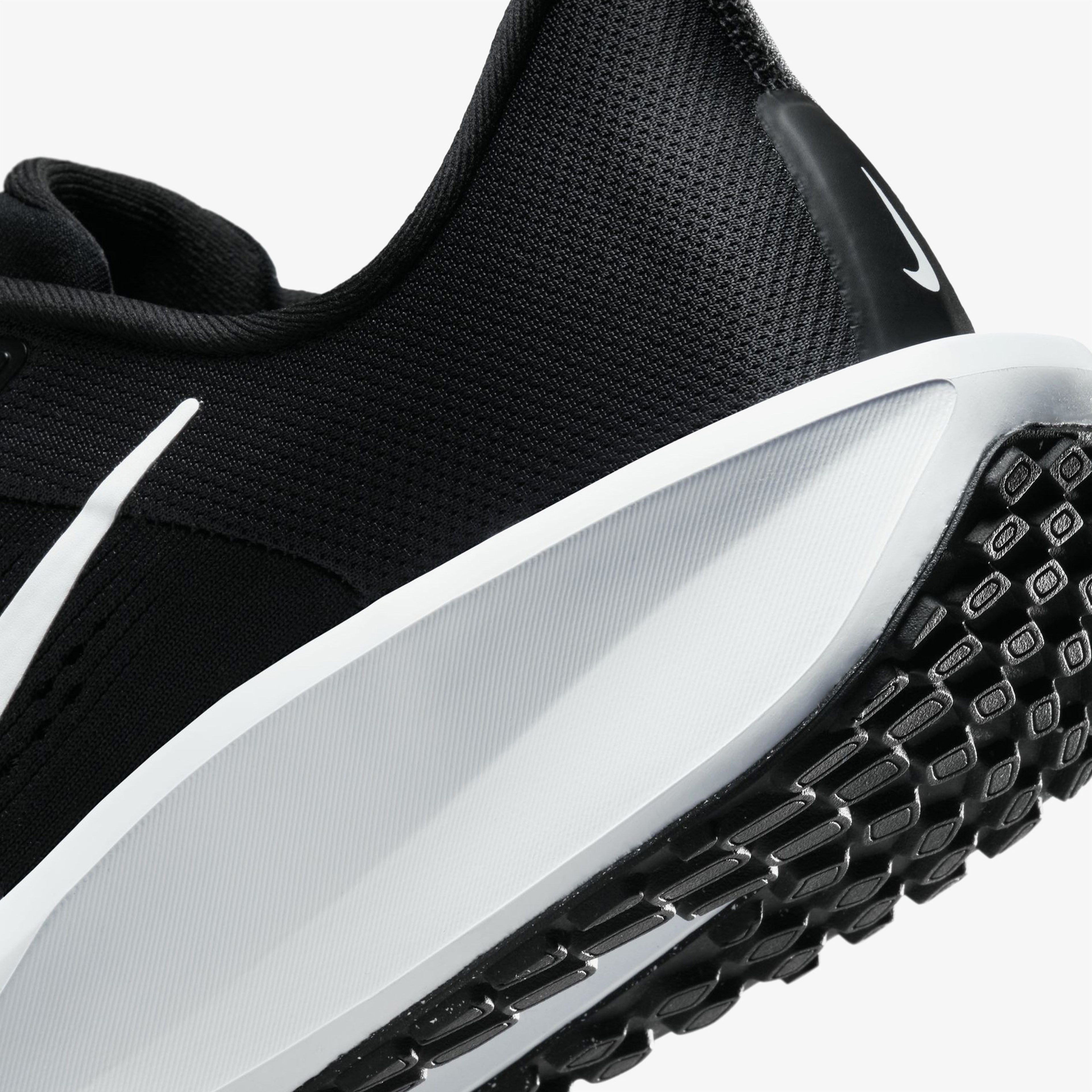 Nike Quest 6 Kadın Siyah Koşu Ayakkabısı