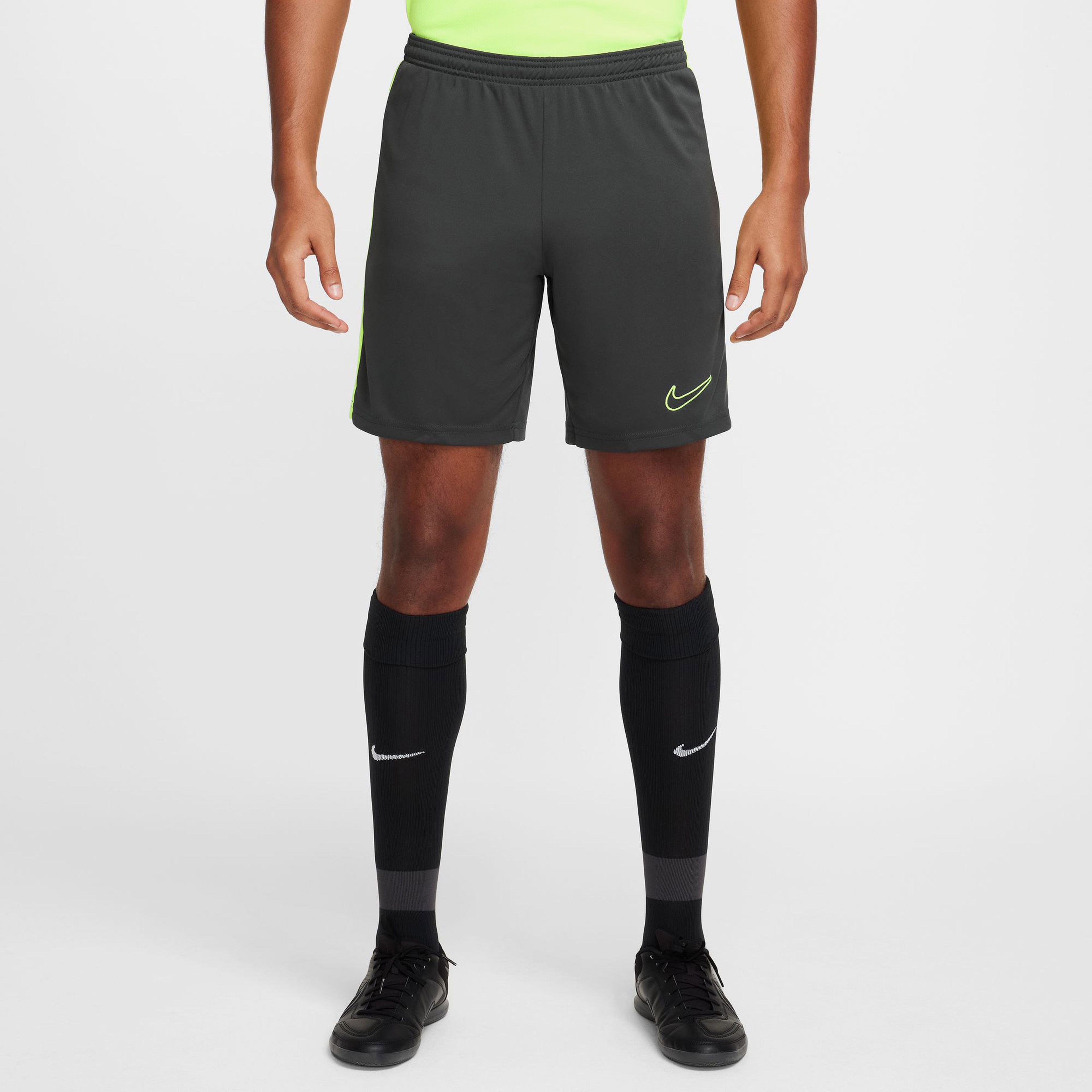 Nike Dri-Fit Academy Erkek Gri Futbol Şortu