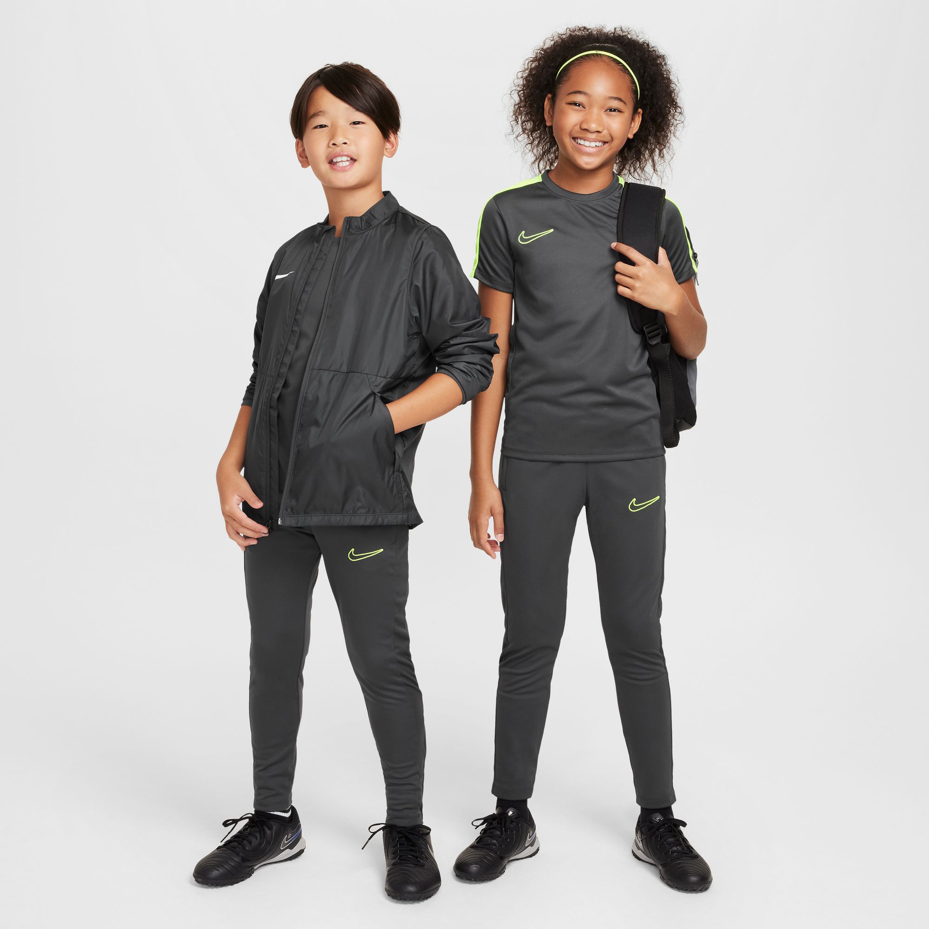 Nike Dri-Fit 23 Academy Çocuk Gri Futbol Eşofman Altı