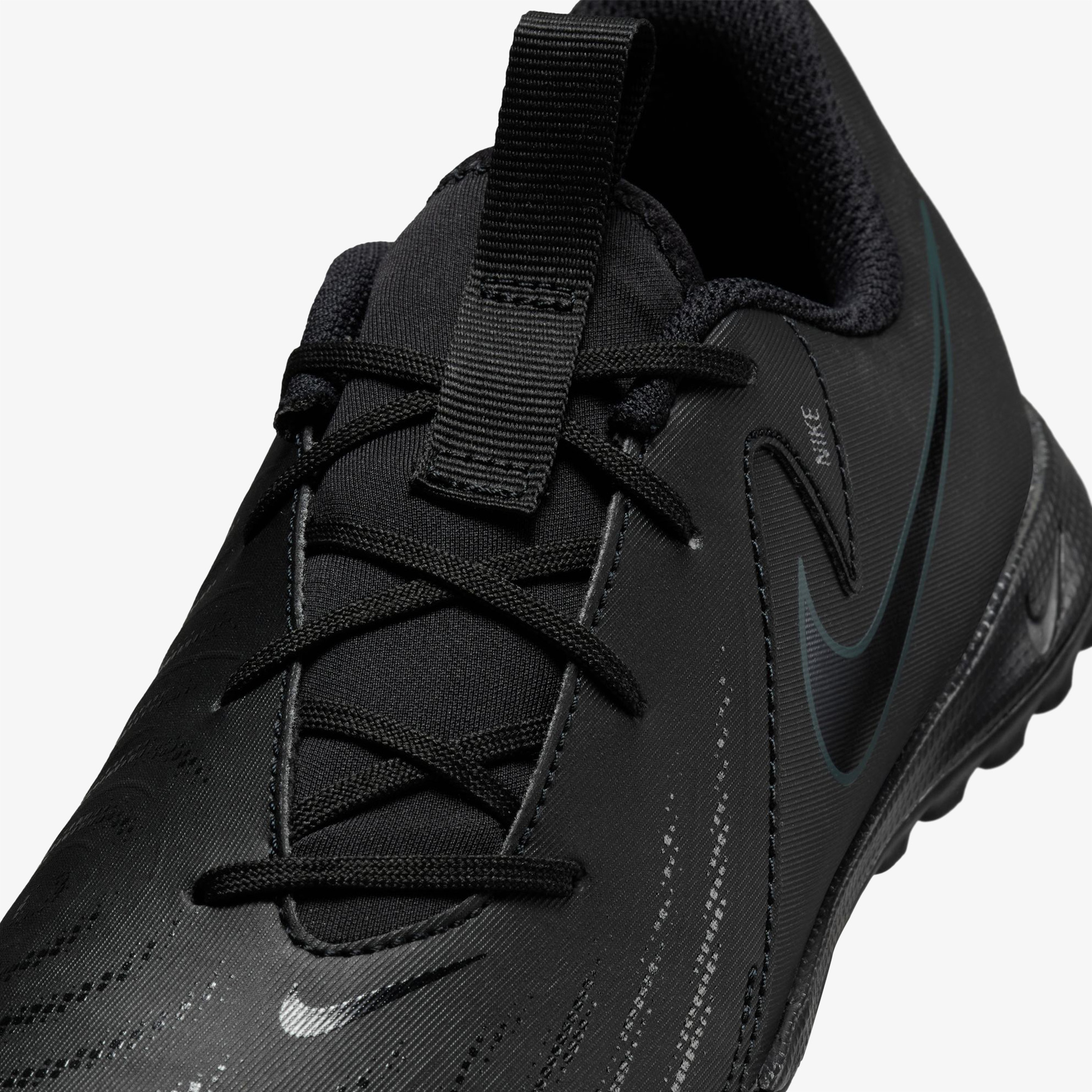 Nike Çocuk Siyah Halı Saha Kramponu