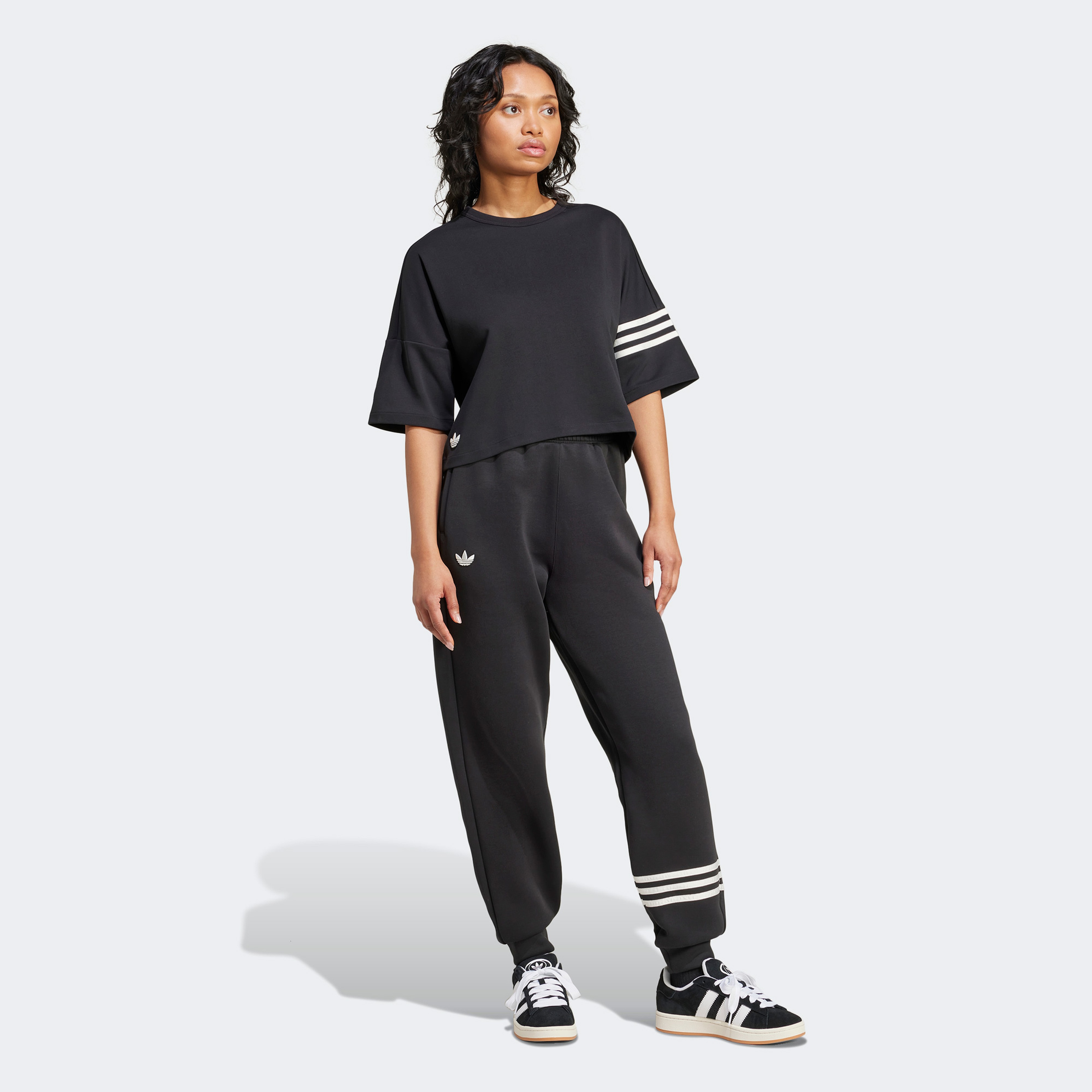 adidas Neuclassics Kadın Siyah T-Shirt