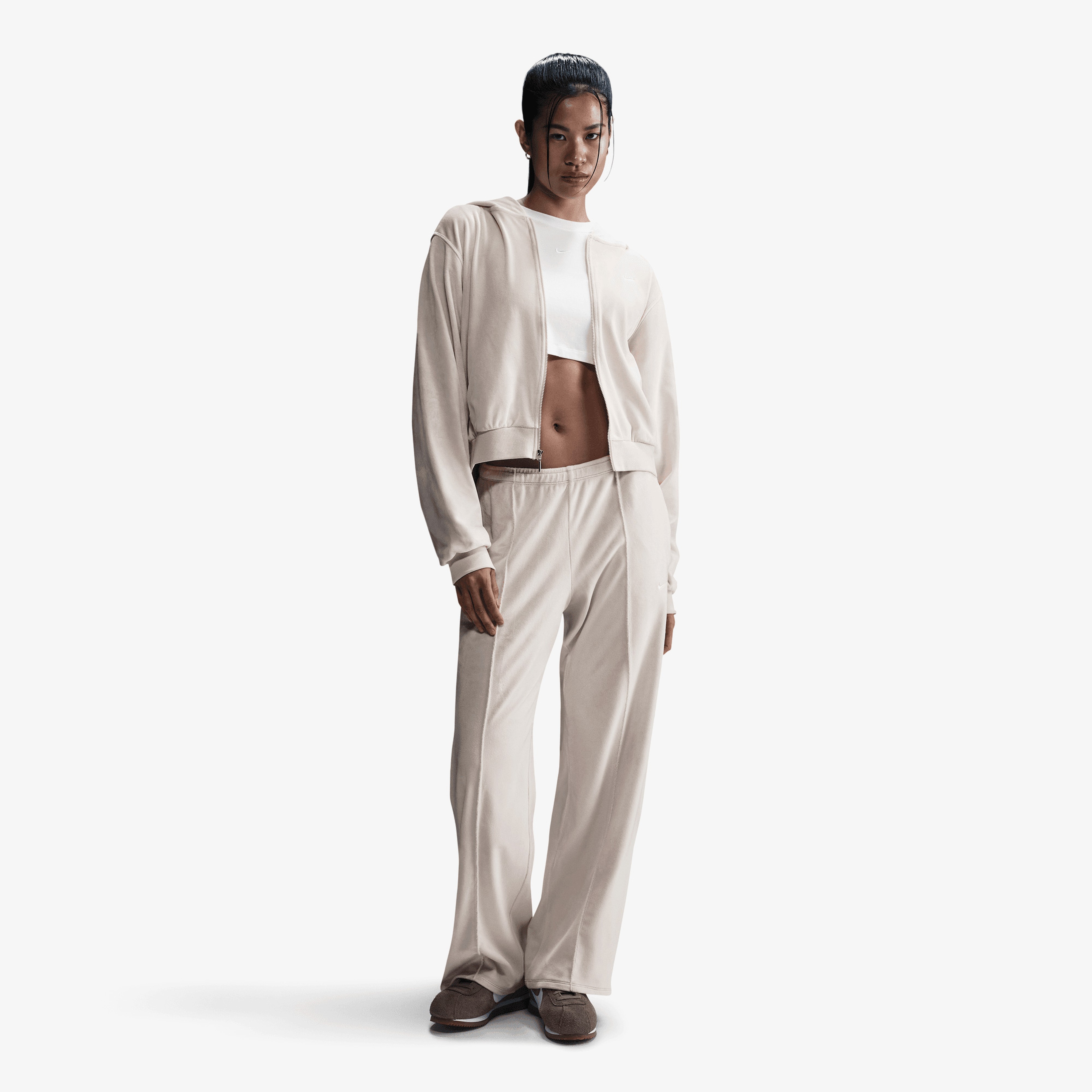 Nike Sportswear Chill Velour Kadın Beyaz Sweatshirt