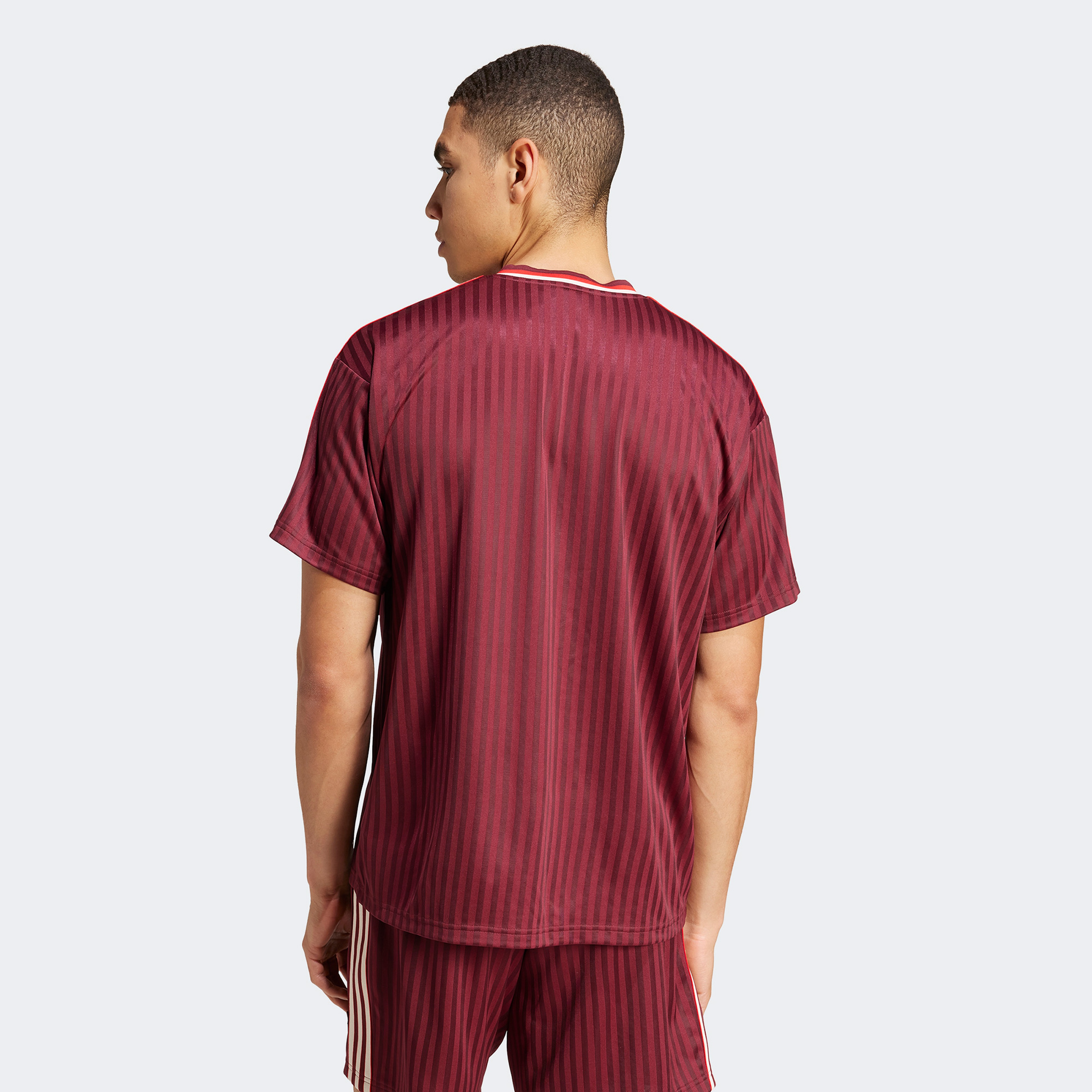 adidas Bayern Munich Erkek Kırmızı Futbol Forması