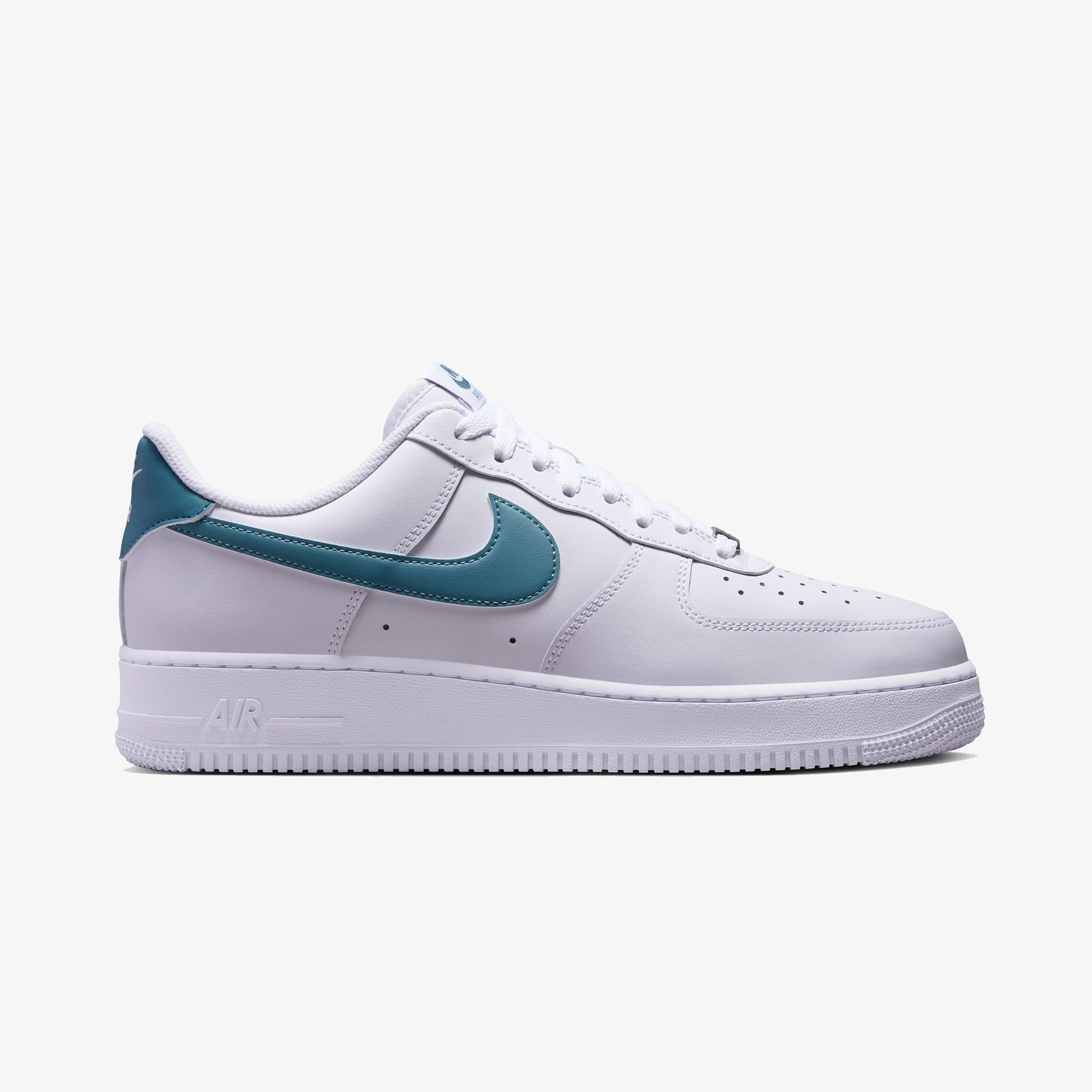 Nike Air Force 1 '07 Erkek Beyaz Sneaker