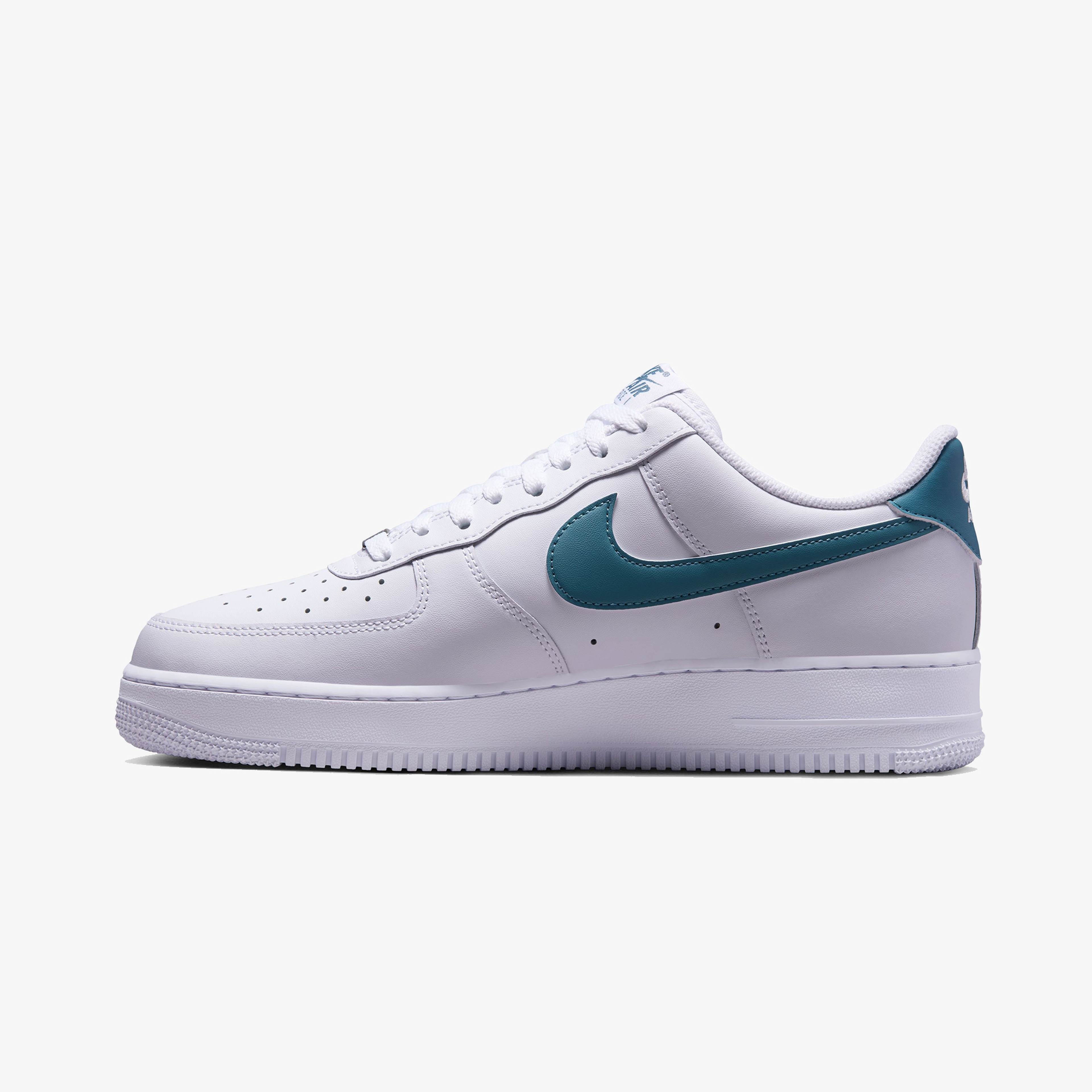 Nike Air Force 1 '07 Erkek Beyaz Sneaker