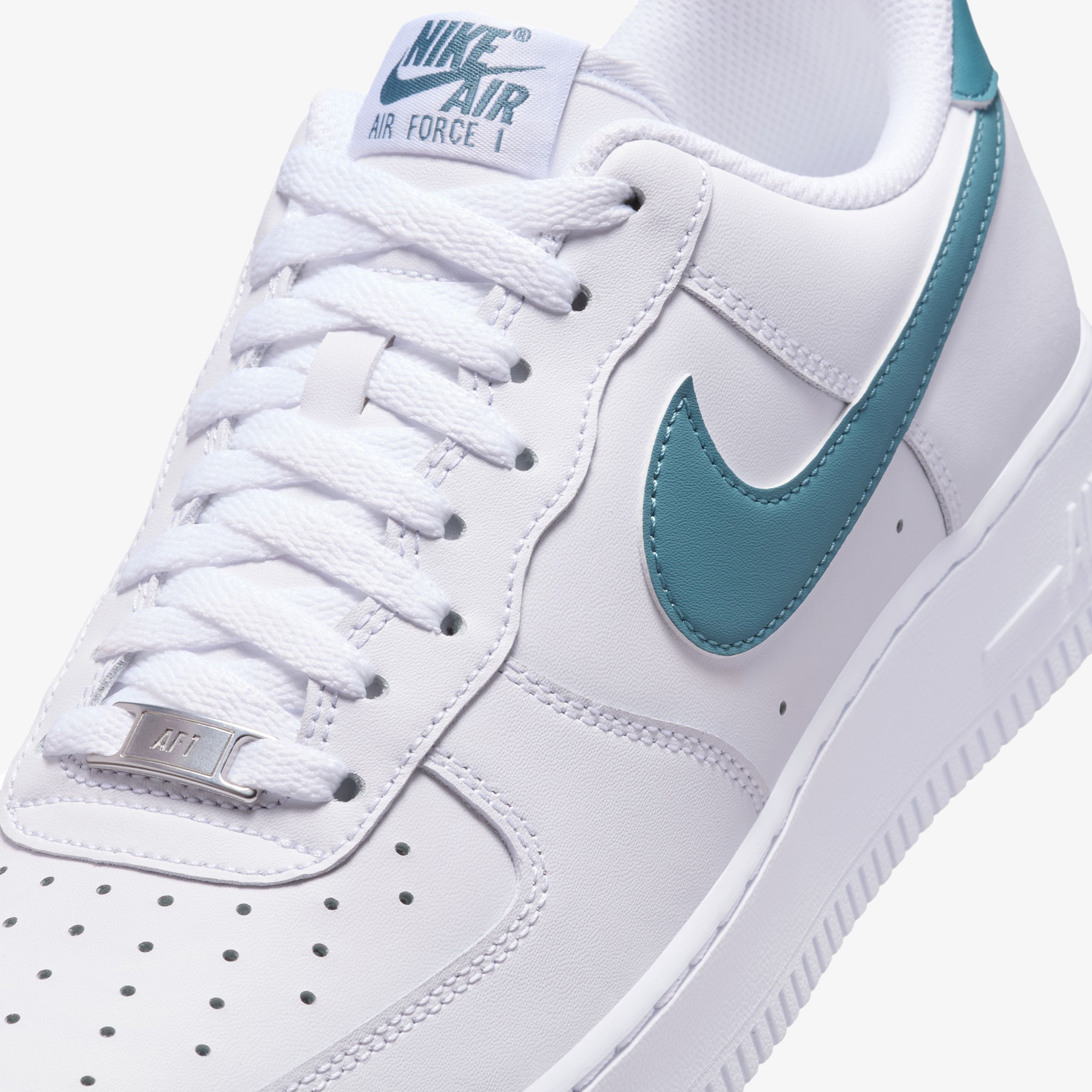 Nike Air Force 1 '07 Erkek Beyaz Sneaker