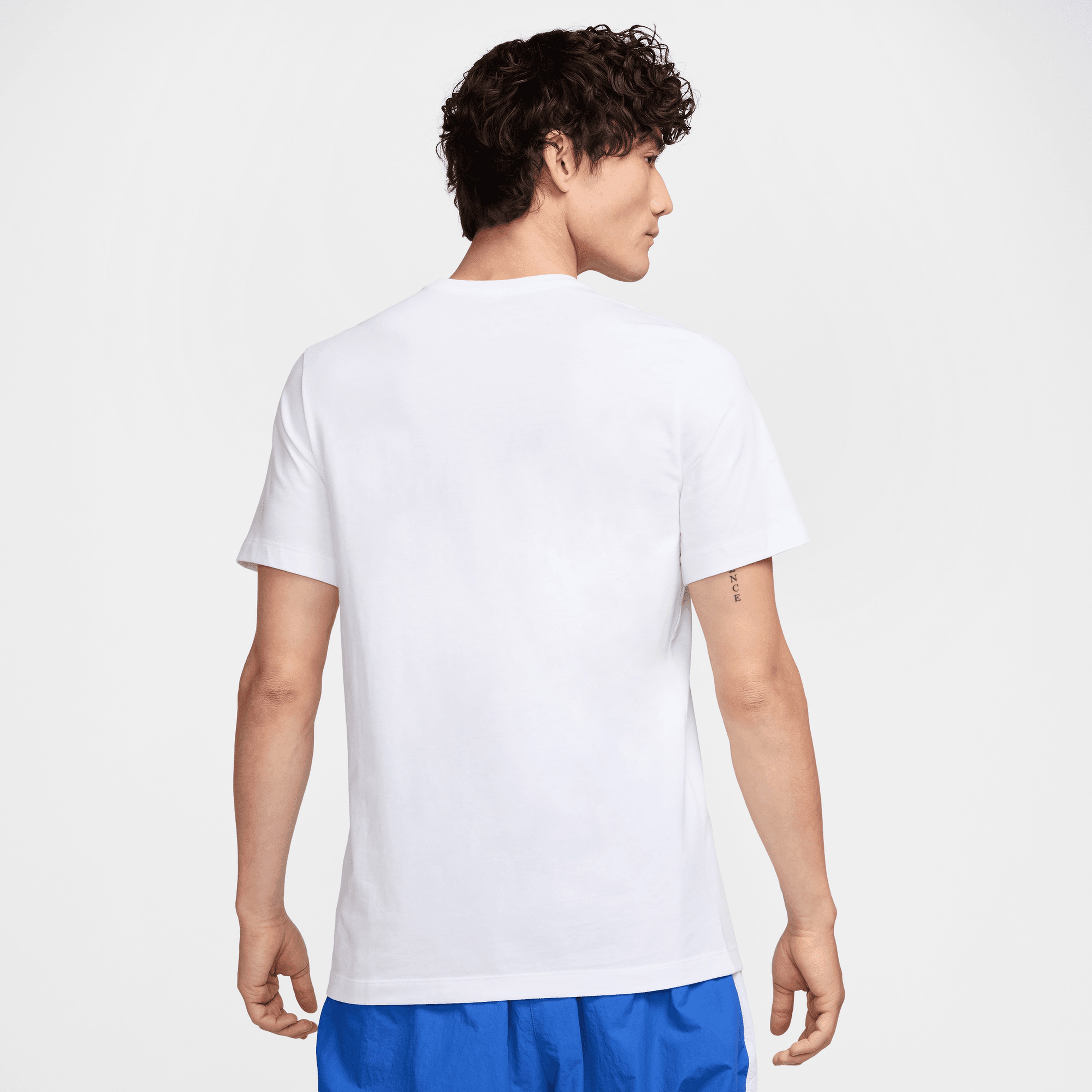 Nike OC Cosmic 2 Erkek Beyaz T-Shirt