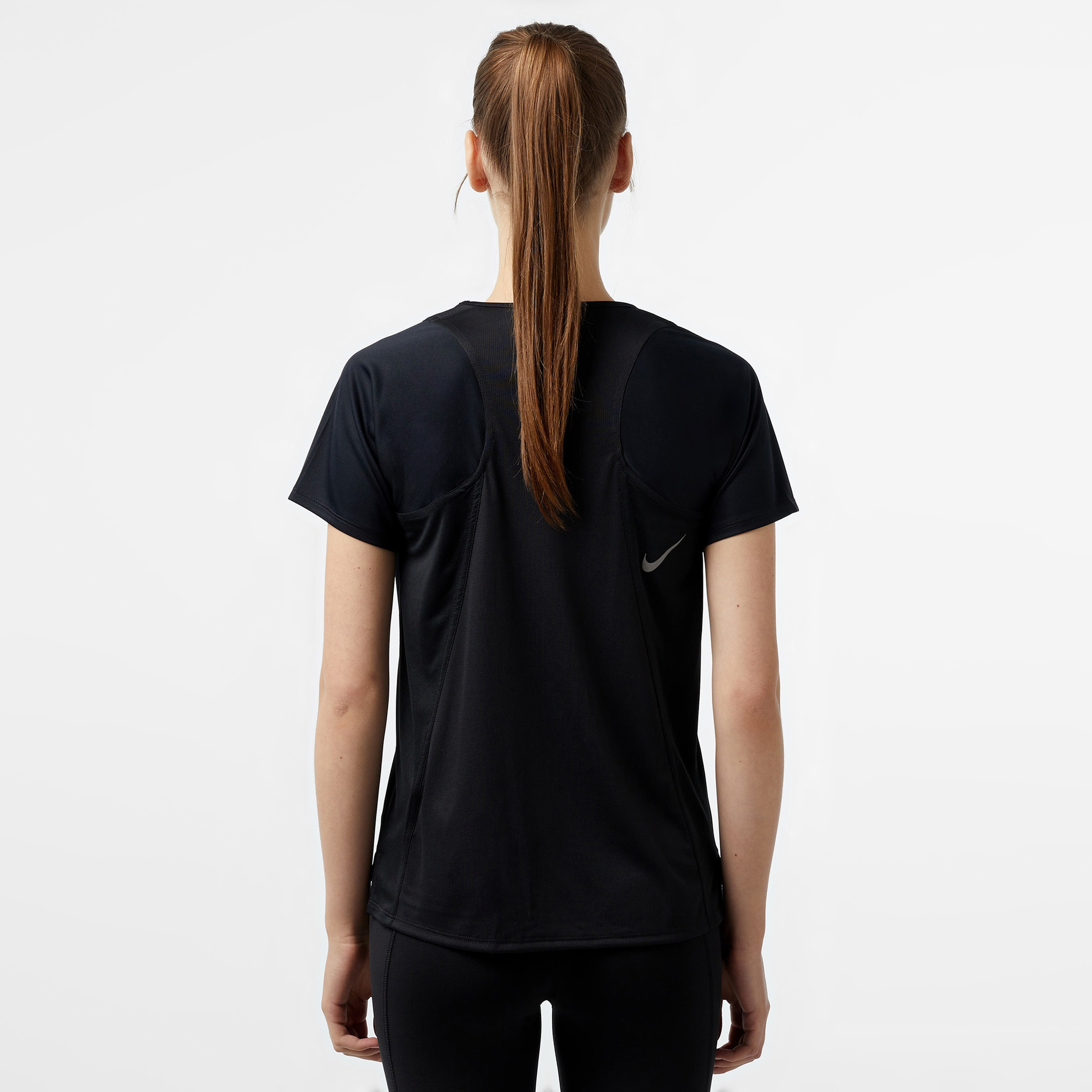 Nike Kadın Siyah T-Shirt