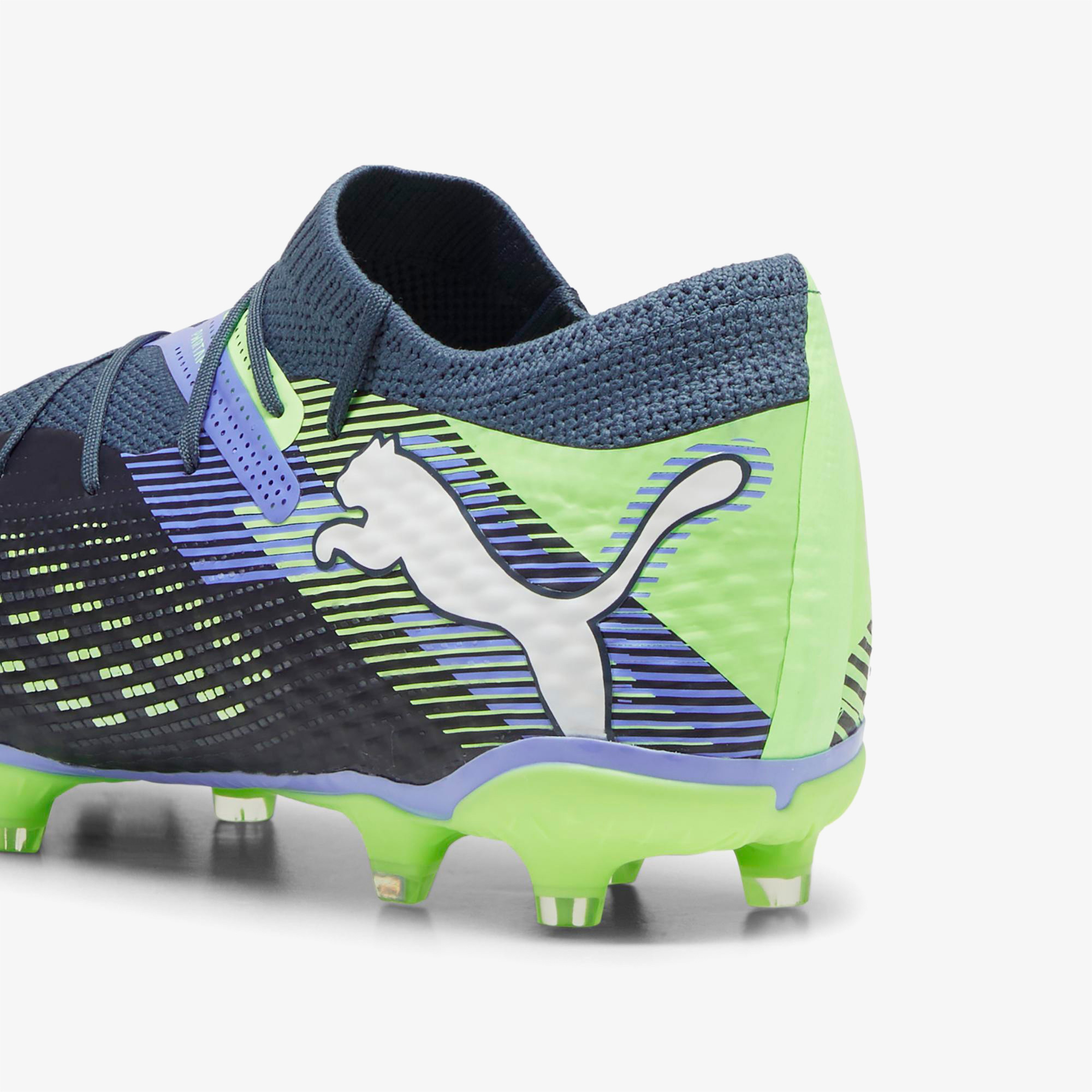 Puma Future 7 Pro Plus Erkek Lacivert Çim Saha Kramponu