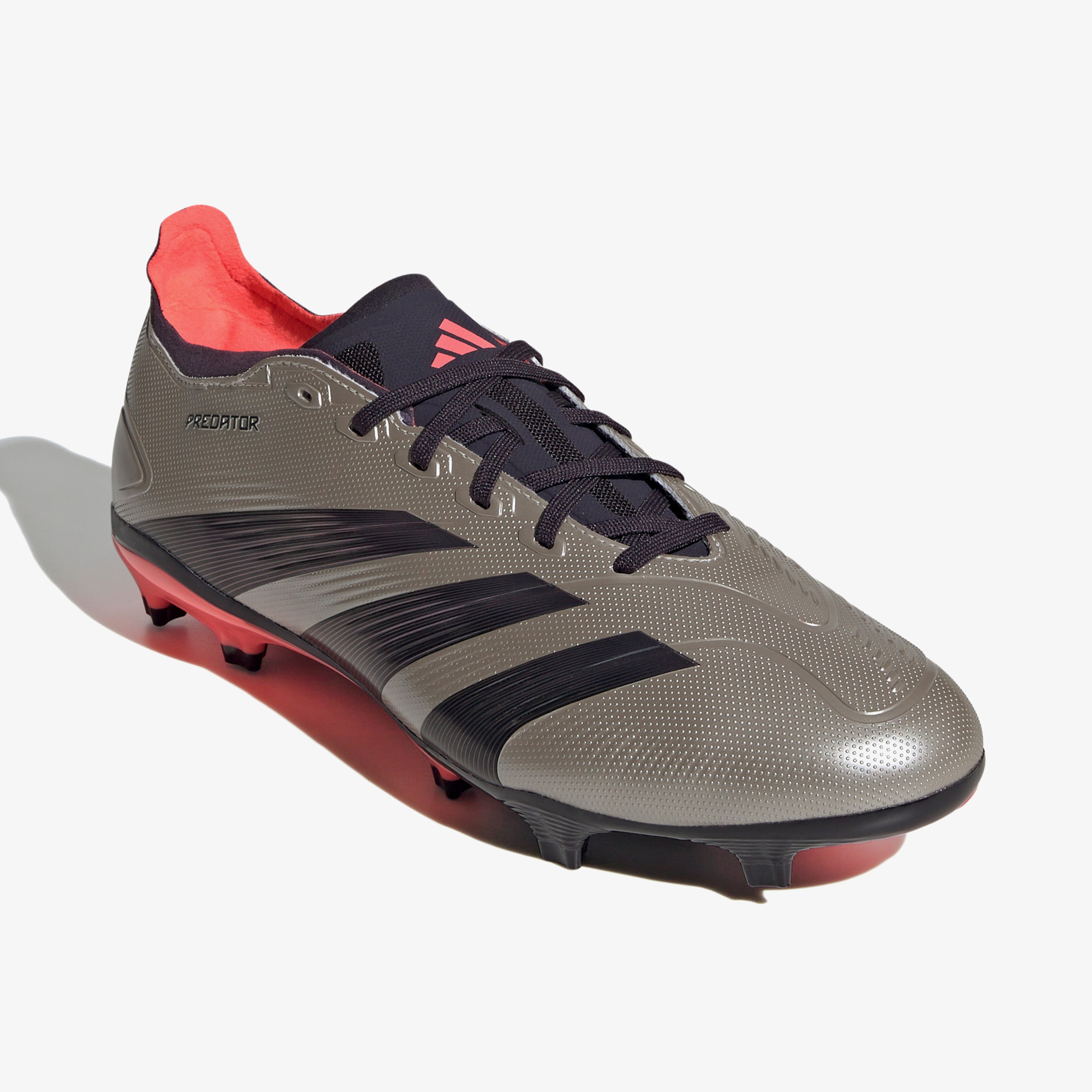 adidas Predator FG Erkek Gri Çim Saha Kramponu