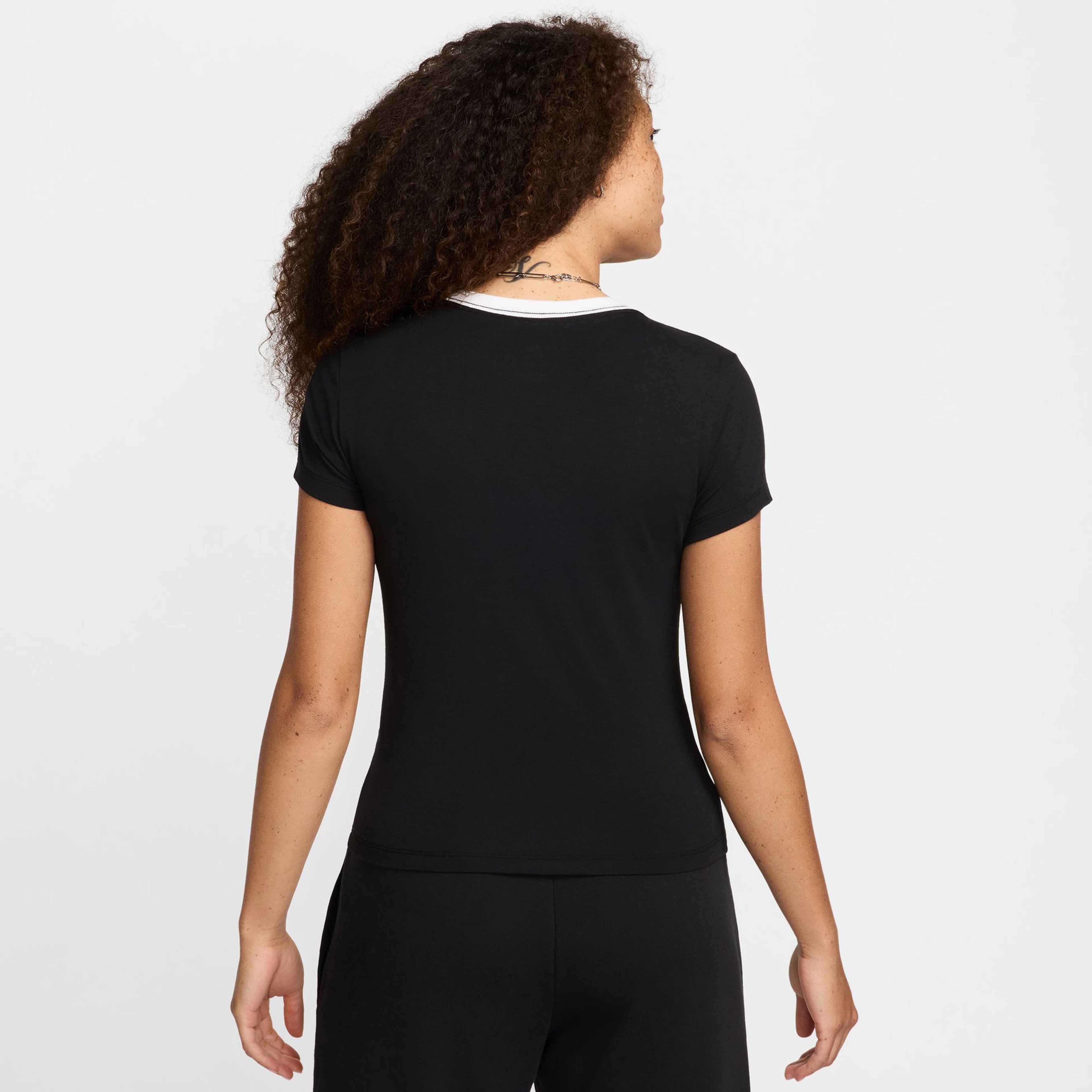 Nike Kadın Siyah T-Shirt