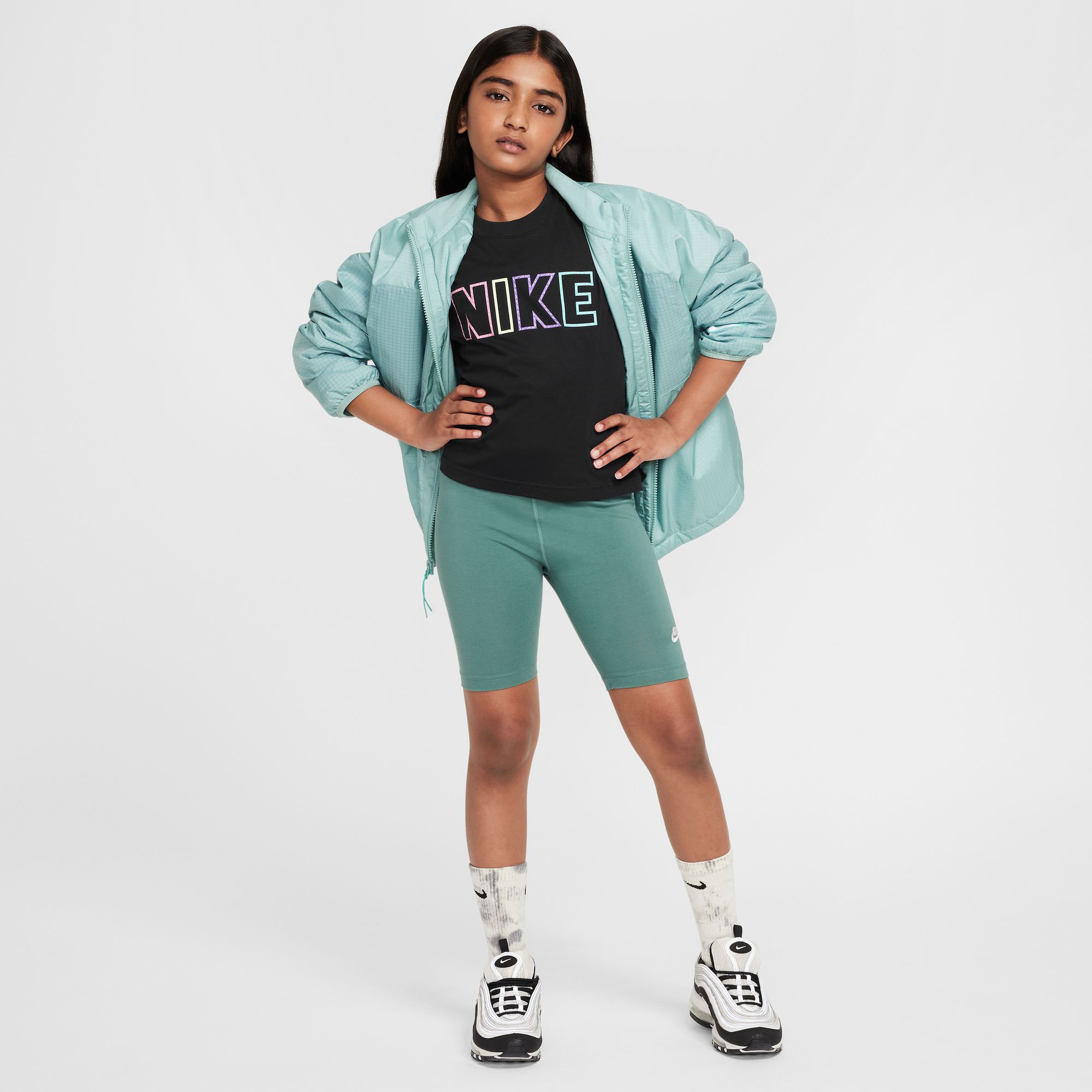 Nike Kadın Siyah T-Shirt