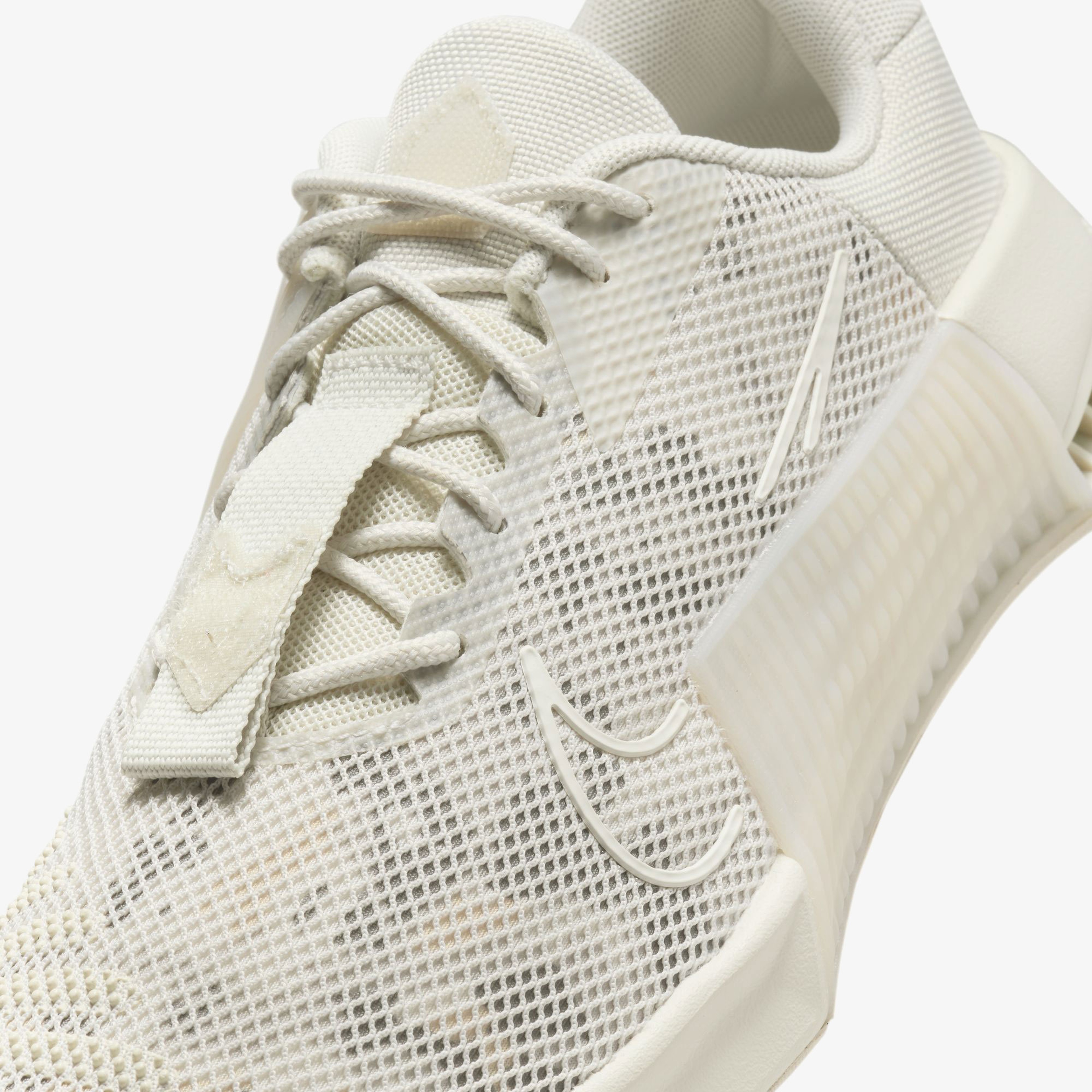 Nike Kadın Bej Antrenman Ayakkabısı