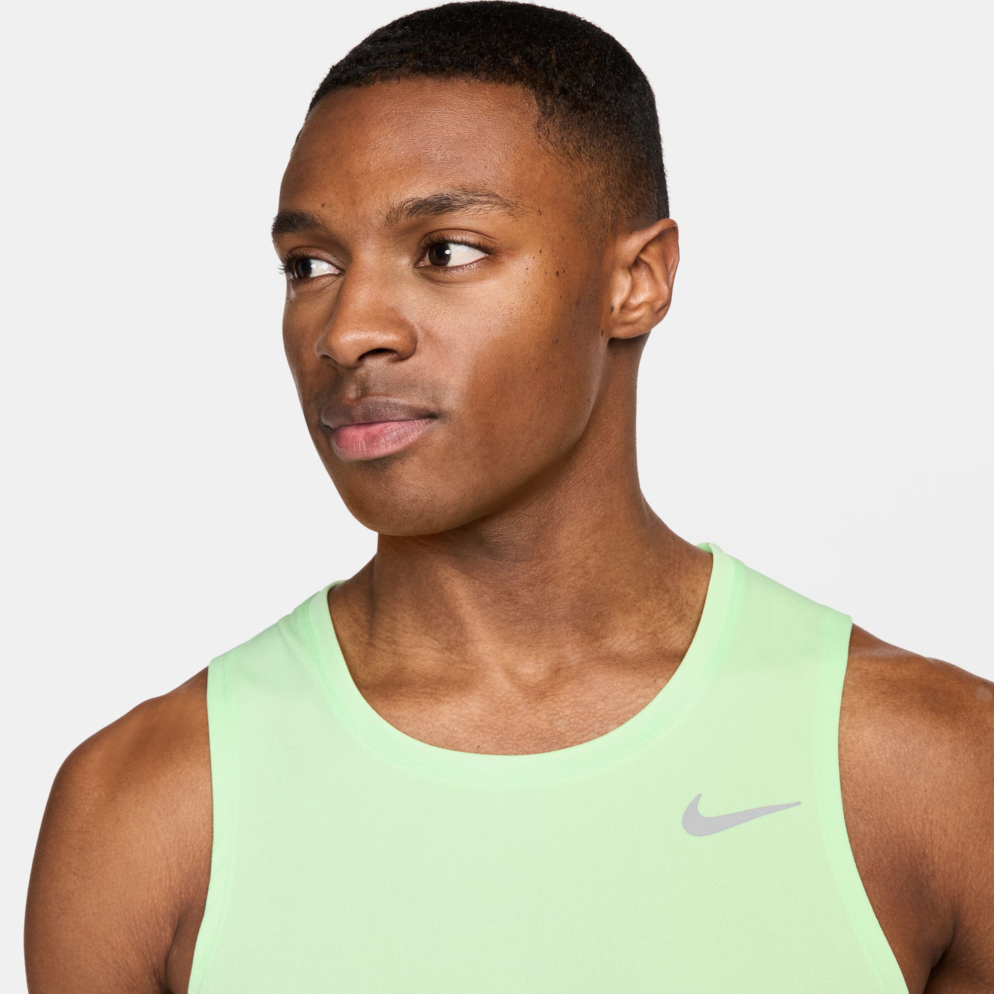 Nike Erkek Yeşil Atlet