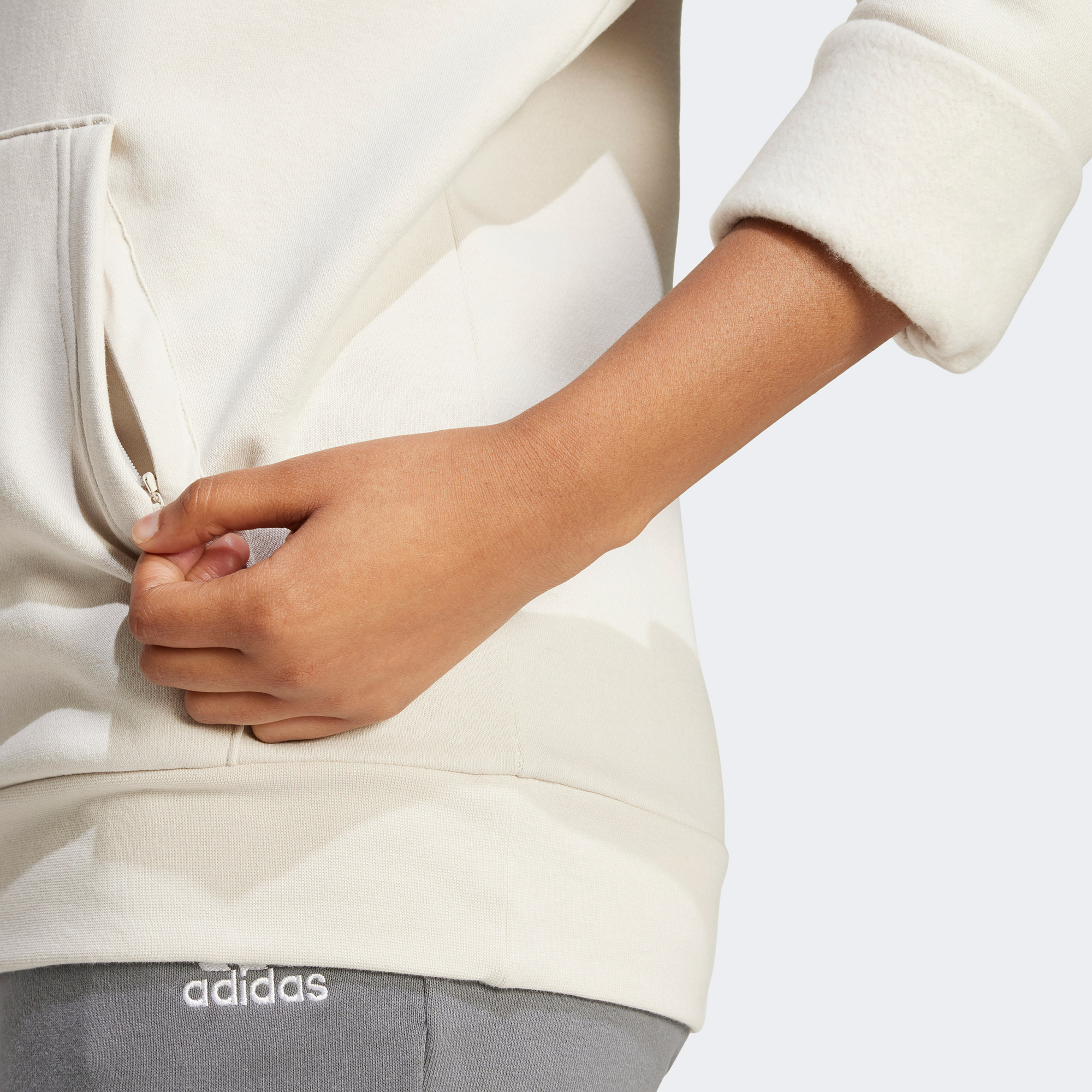 adidas Essentials Small Logo Kadın Bej Günlük Sweatshirt