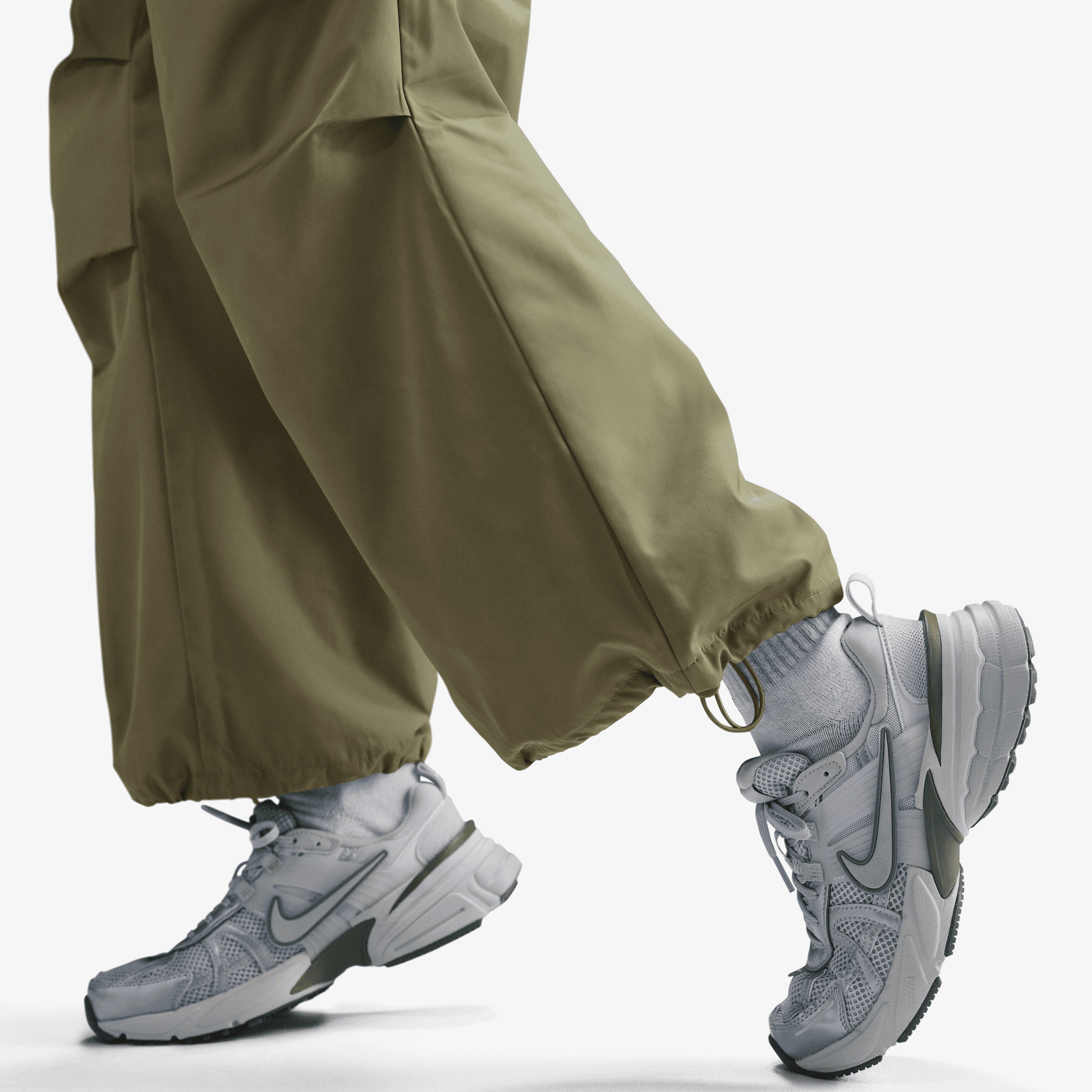 Nike Sportswear Mid Rise Repel Unisex Yeşil Pantolon