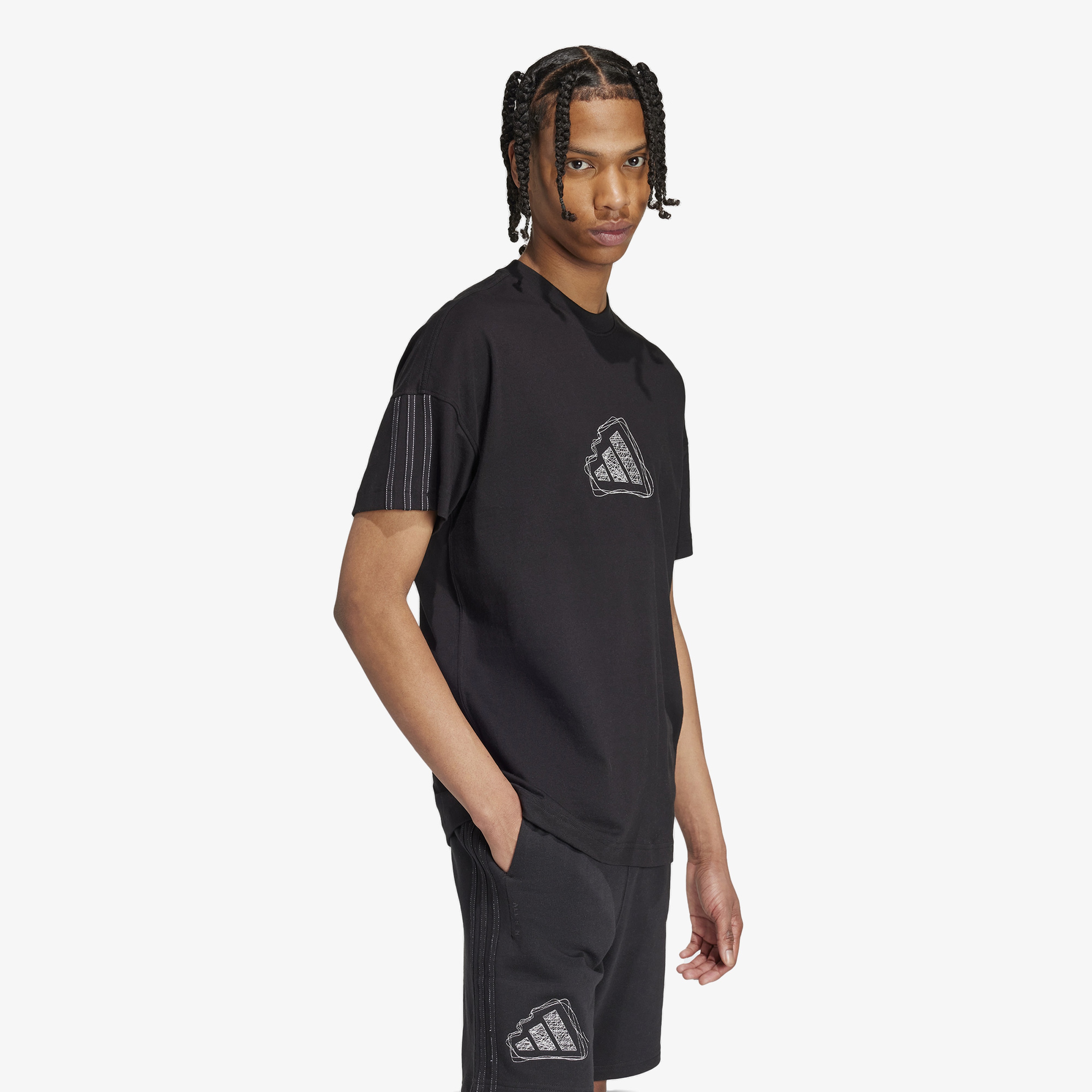 adidas All Szn Graphic Seasonal Erkek Siyah T-Shirt