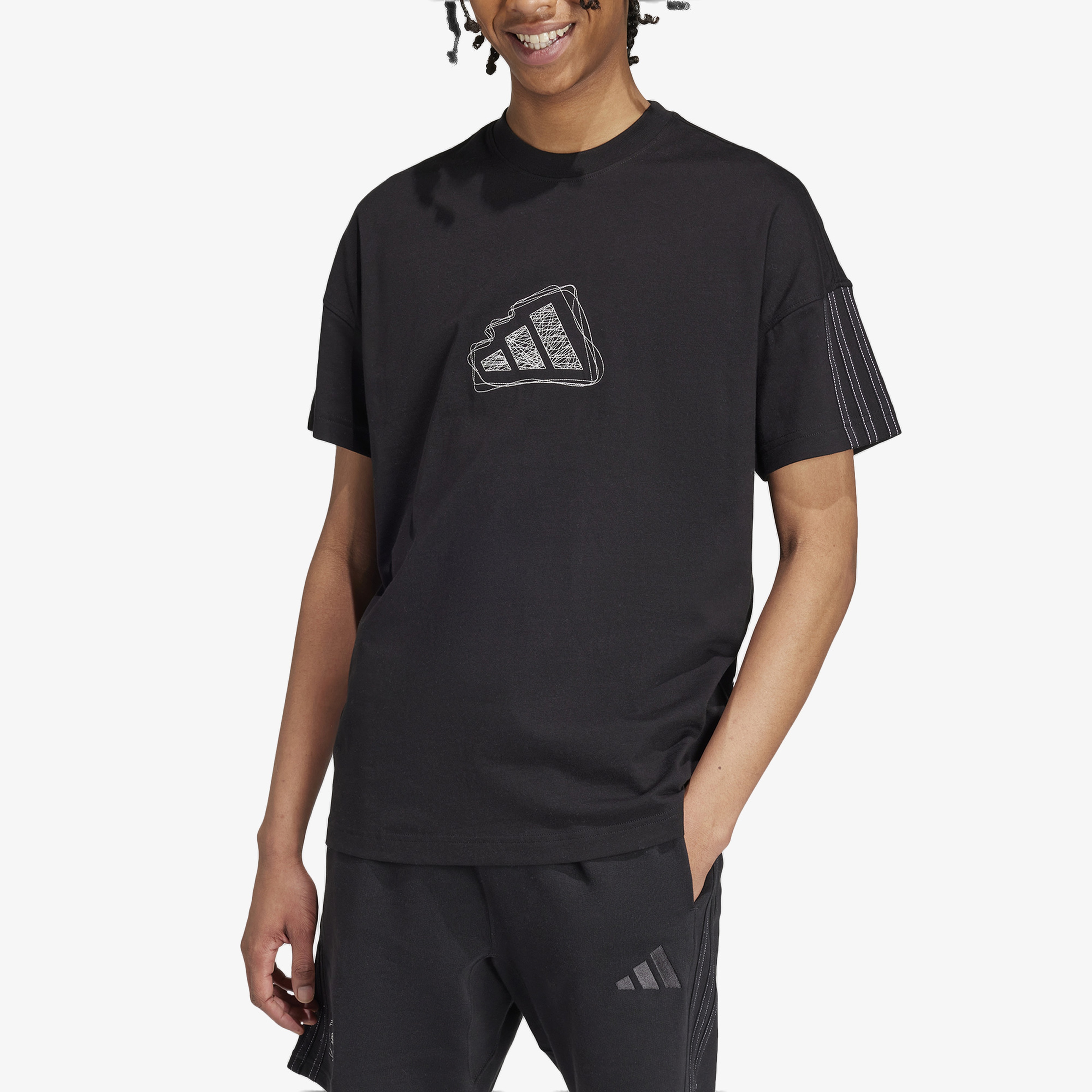adidas All Szn Graphic Seasonal Erkek Siyah T-Shirt