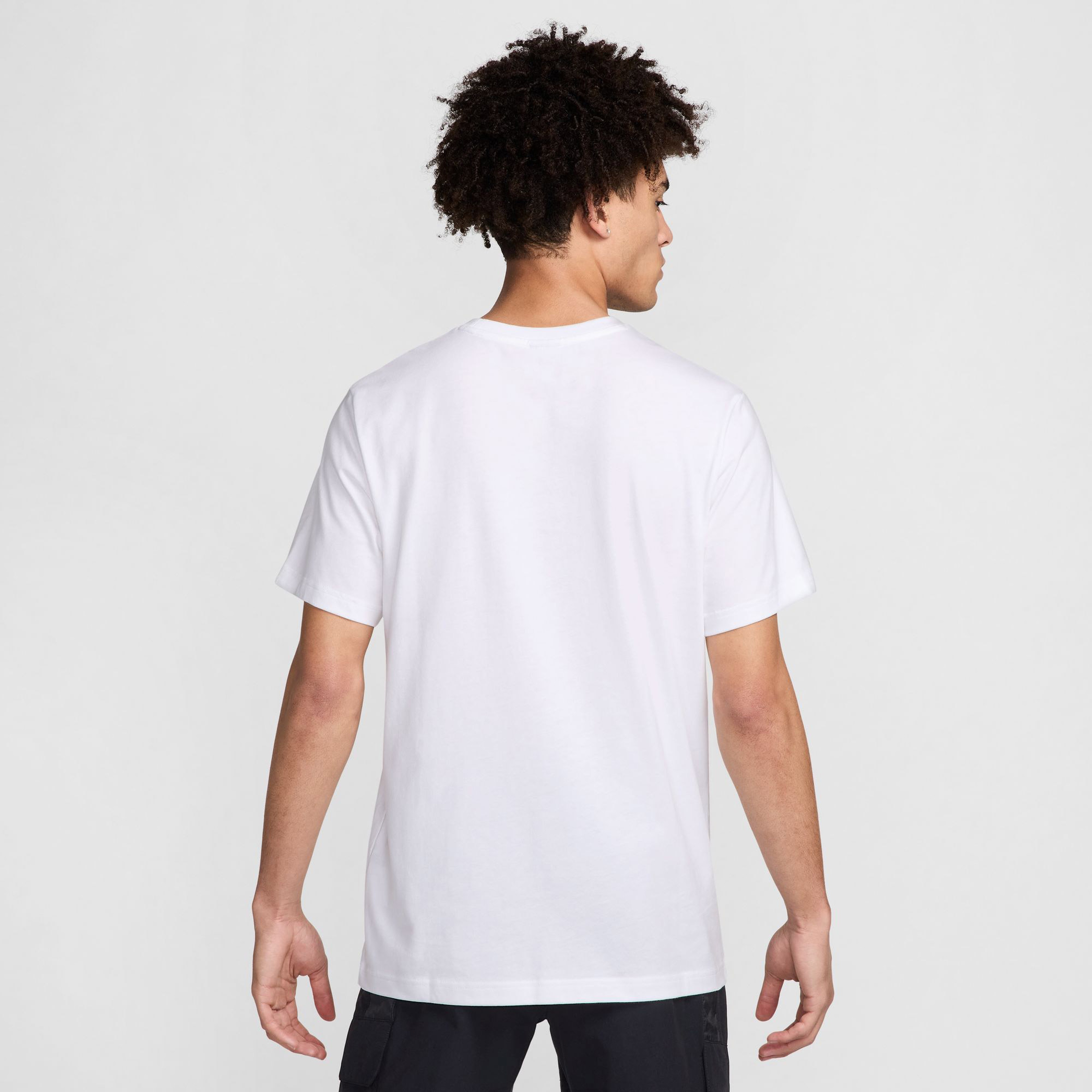 Nike Sportswear Swoosh Air Graphic Erkek Beyaz Günlük T-Shirt