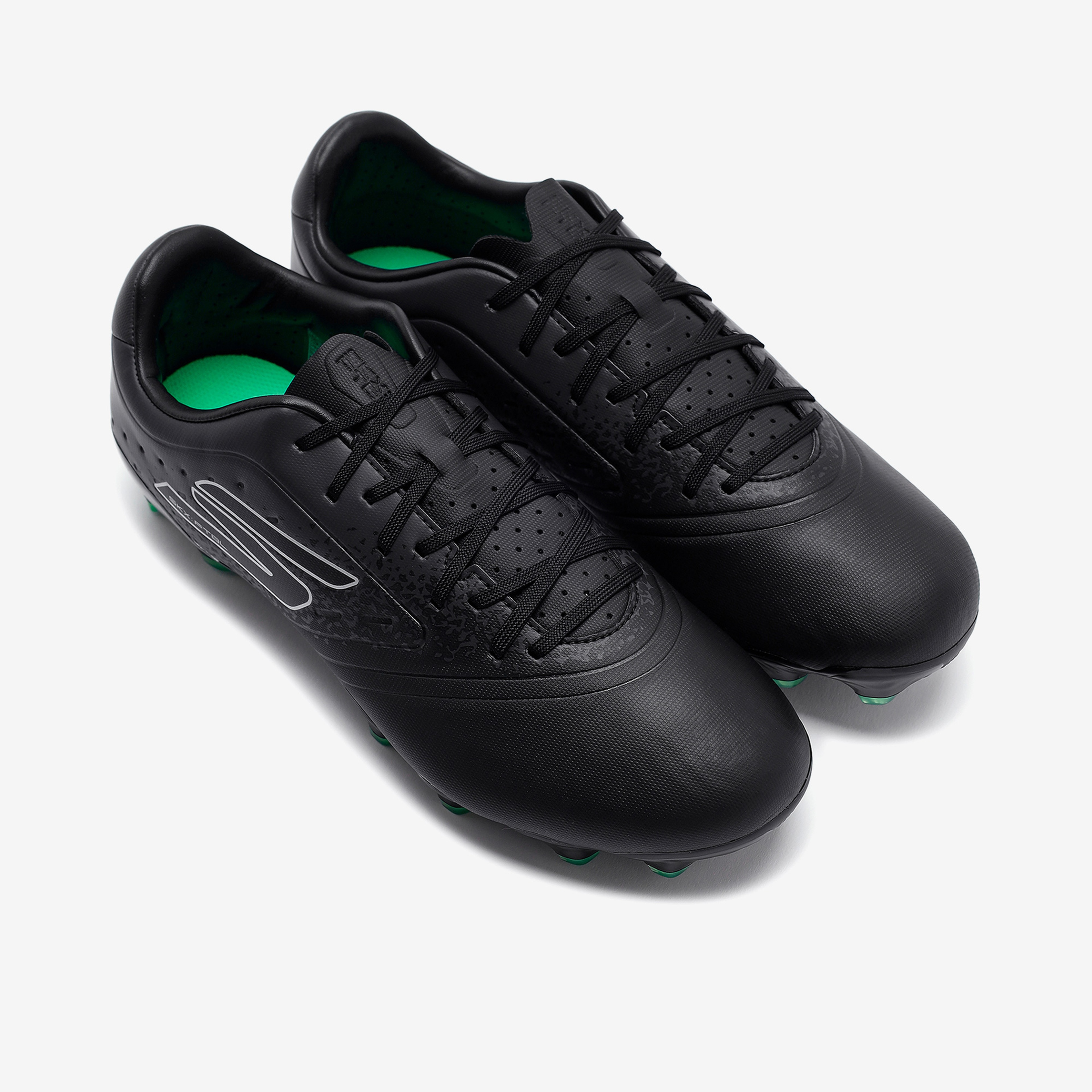 Skechers Erkek Siyah Çim Saha Kramponu