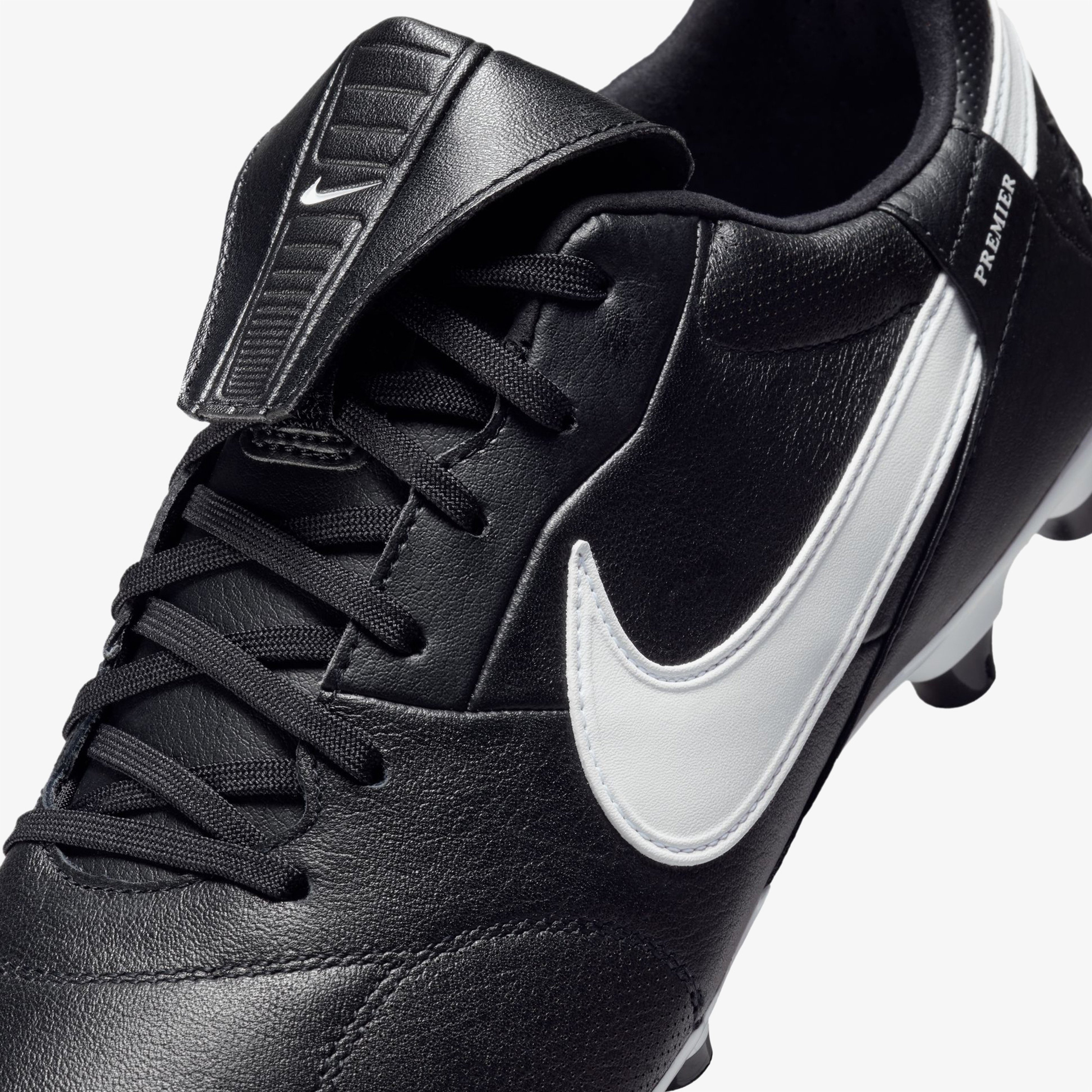 Nike Erkek Siyah Çim Saha Kramponu