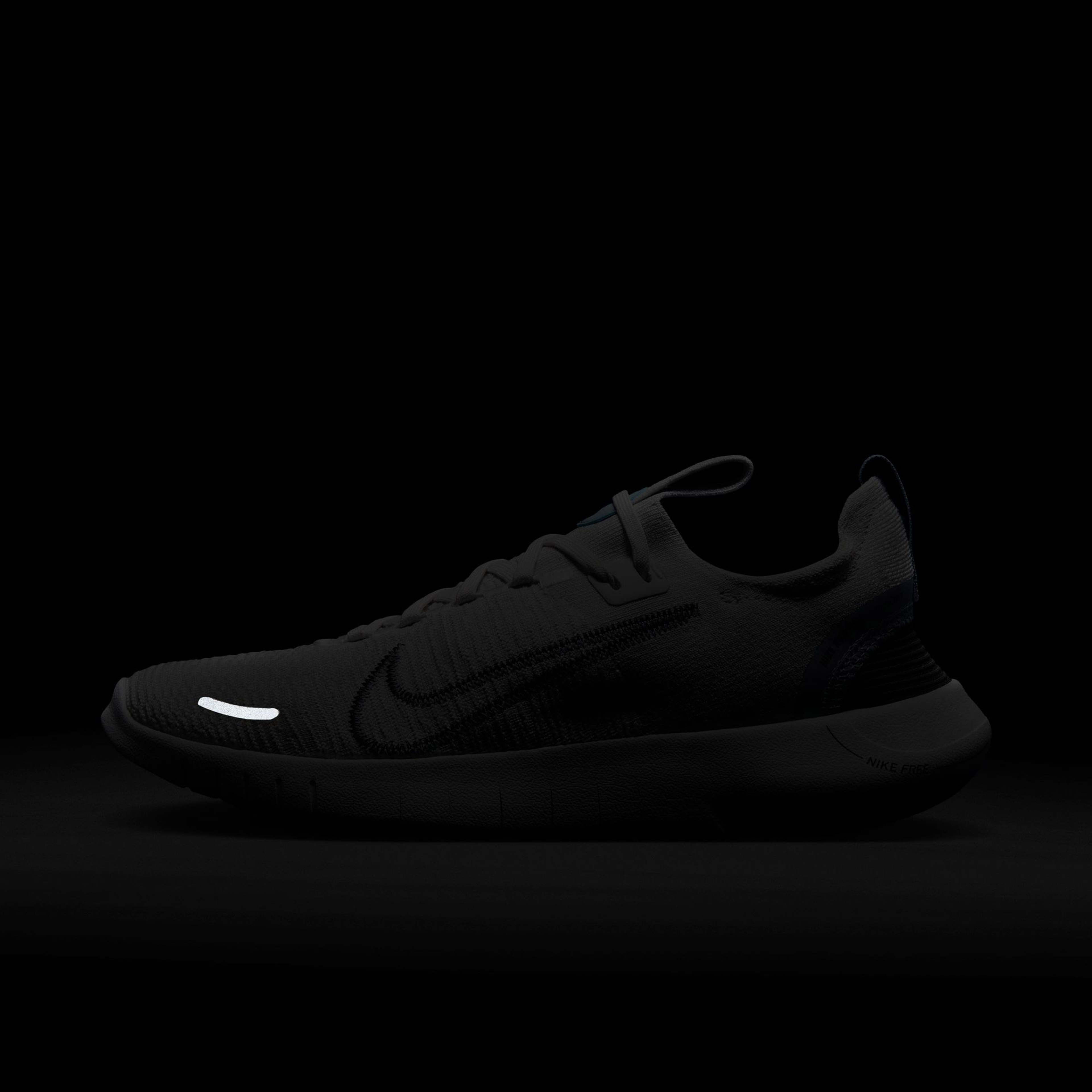 Nike Kadın Beyaz Koşu Ayakkabısı