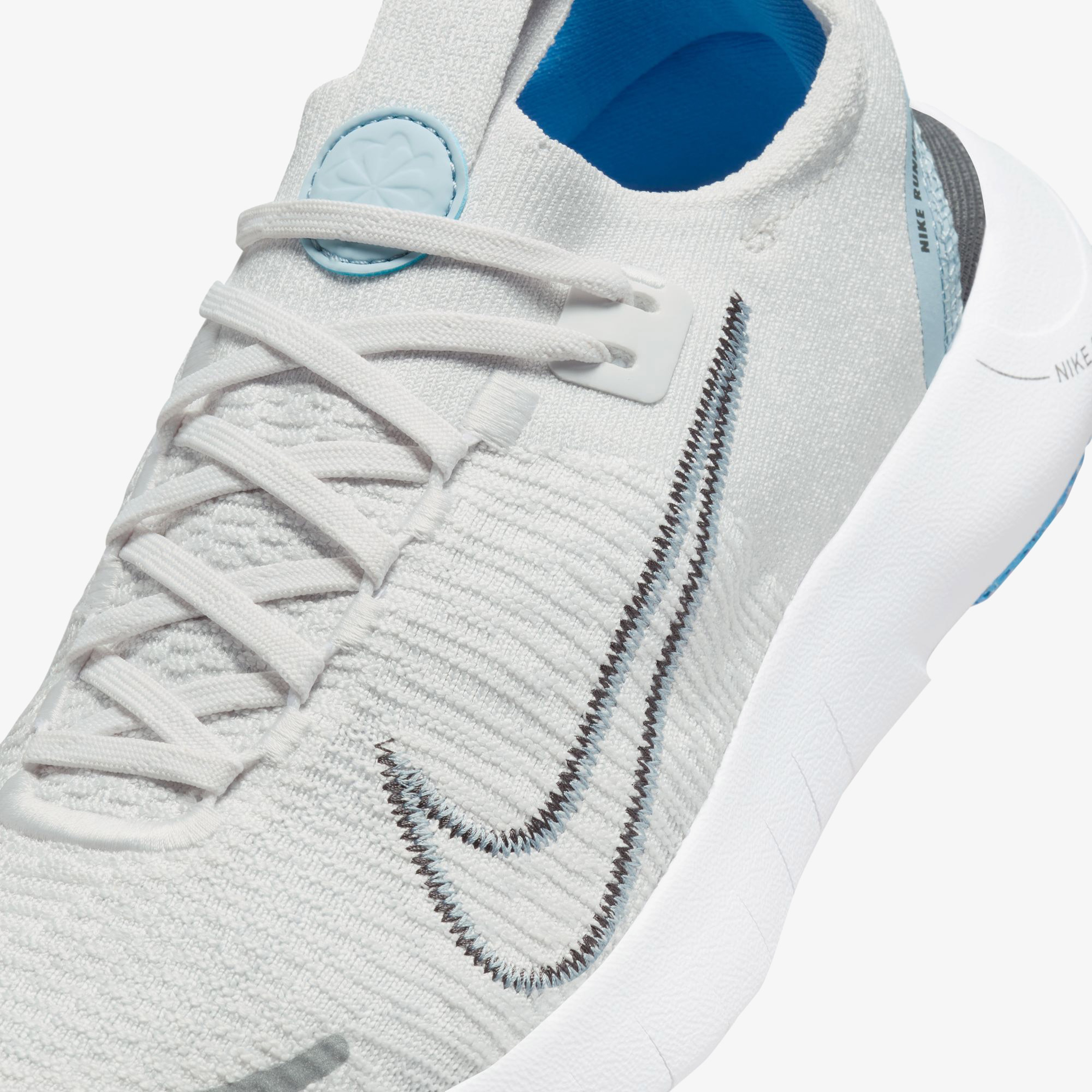Nike Kadın Beyaz Koşu Ayakkabısı