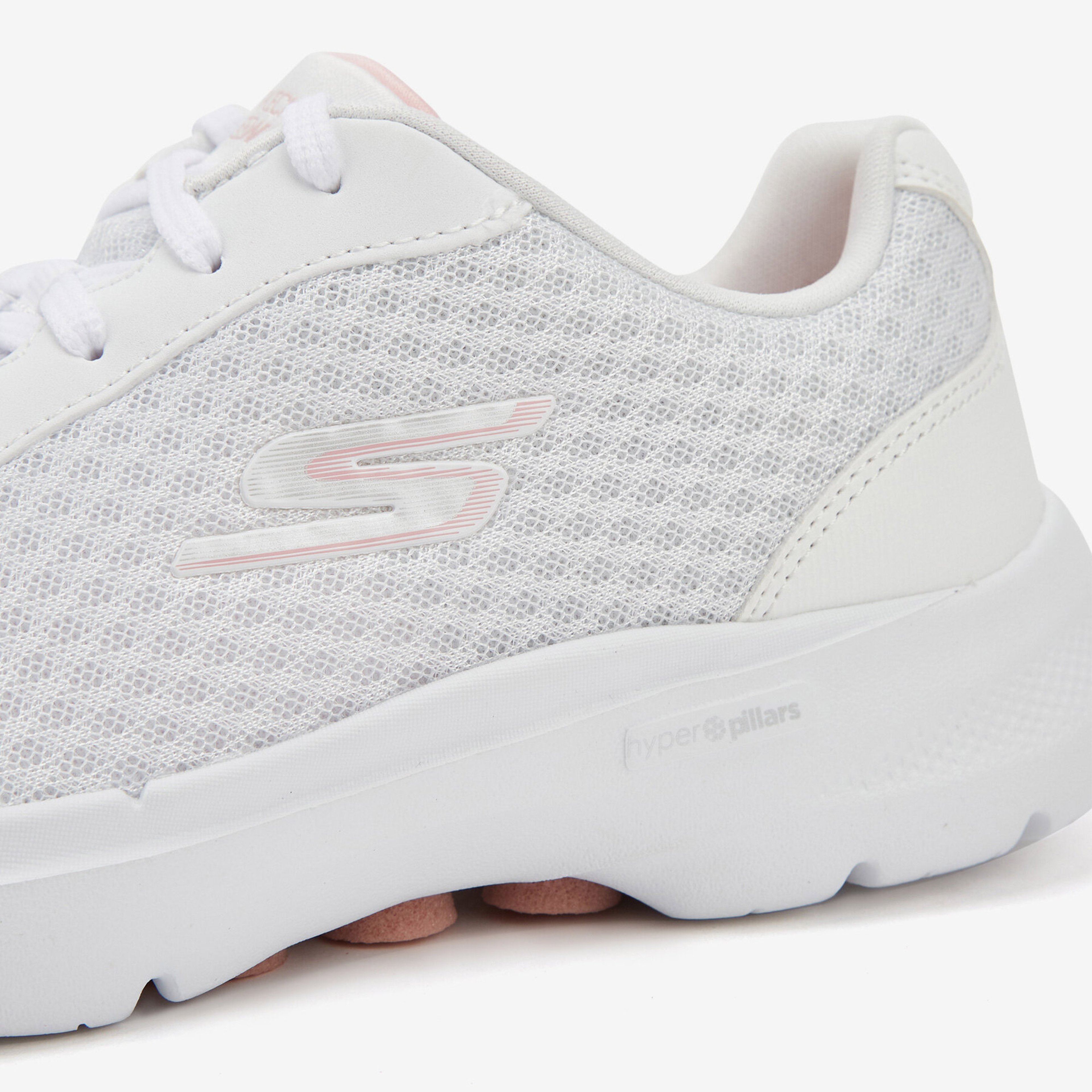 Skechers Go Walk 6 - Iconic Vision Kadın Beyaz Spor Ayakkabı