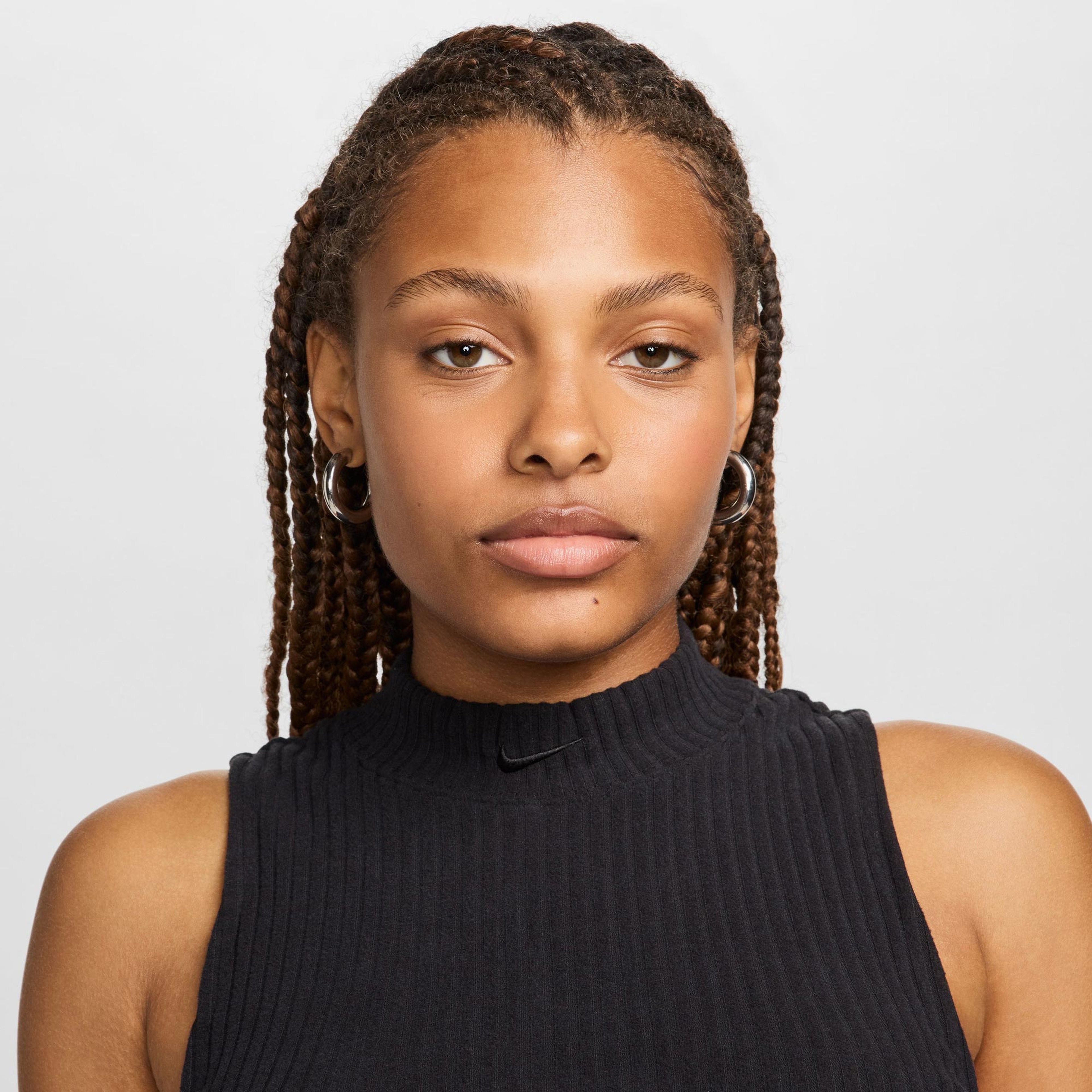 Nike Sportswear Chill Knit Kadın Siyah Kolsuz T-Shirt