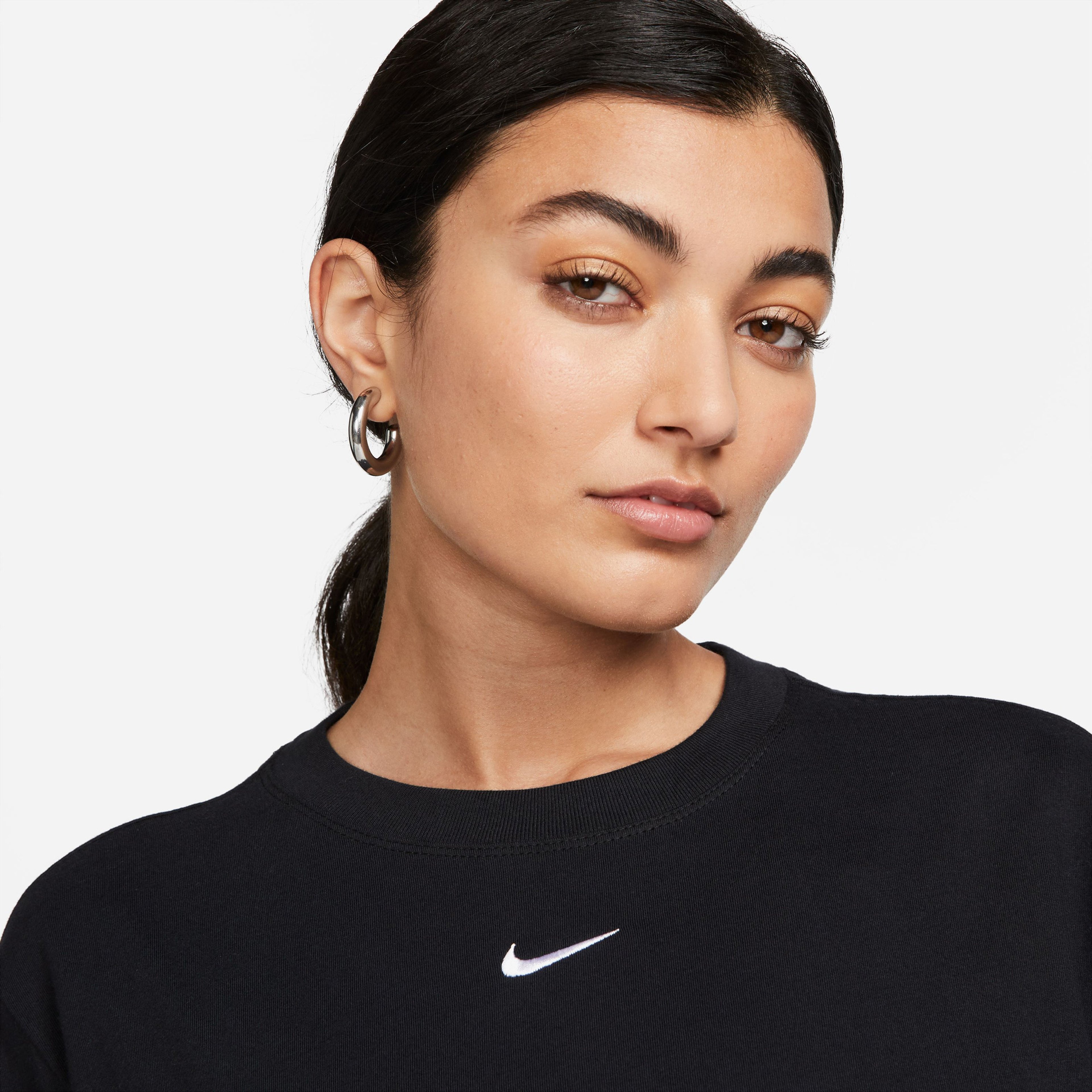 Nike Sportswear Essentials Kadın Siyah T-Shirt