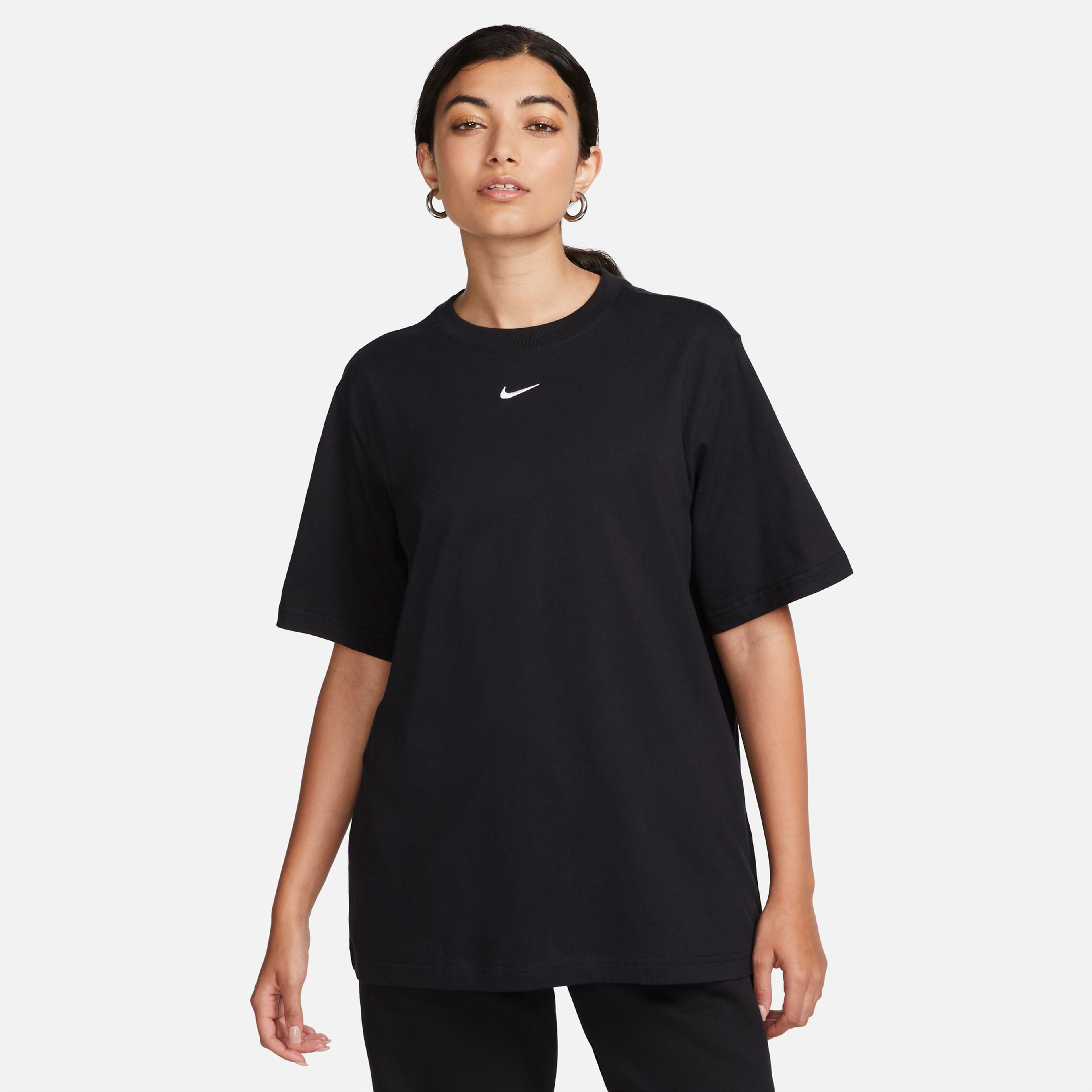 Nike Sportswear Essentials Kadın Siyah T-Shirt