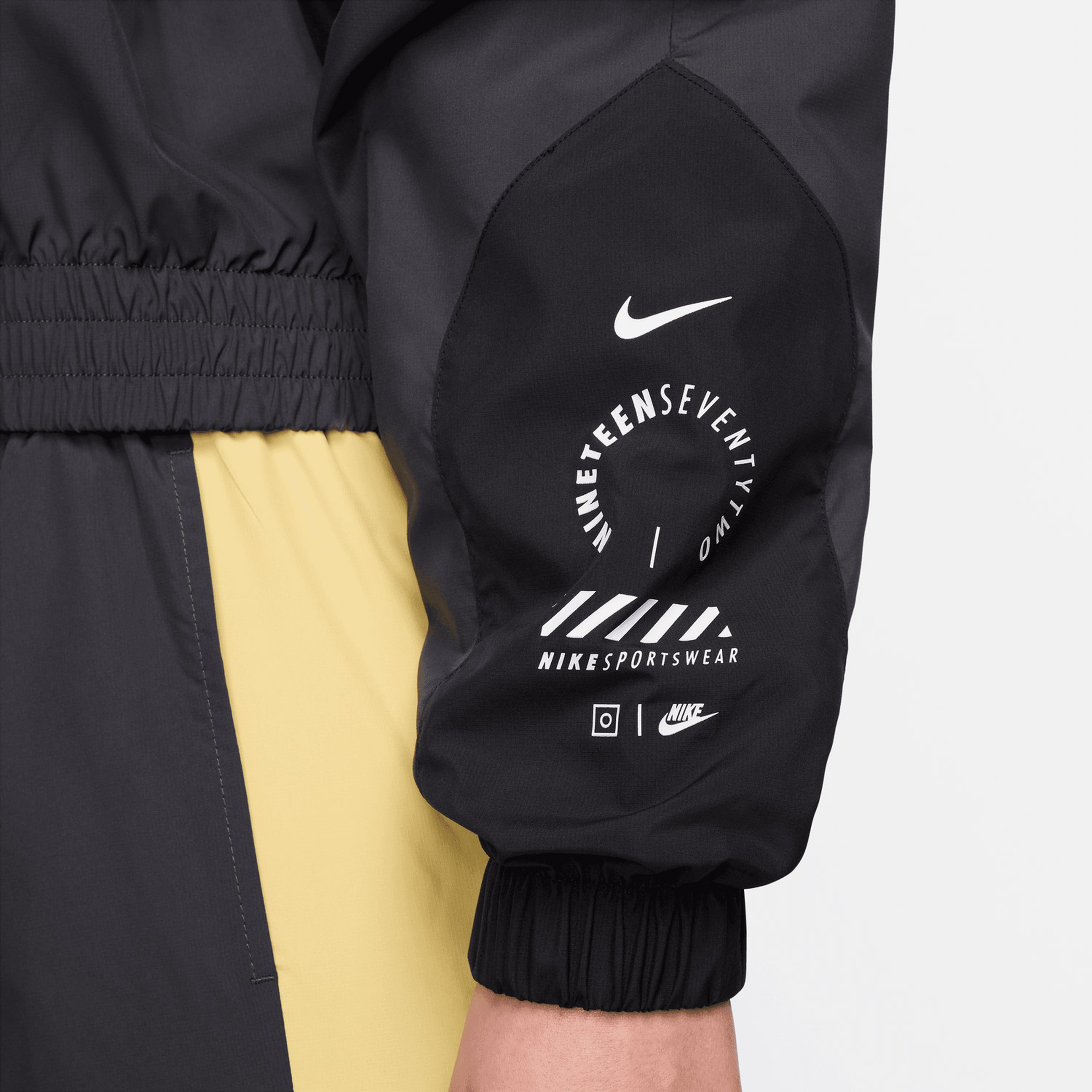 Nike Sportswear Kadın Siyah Ceket