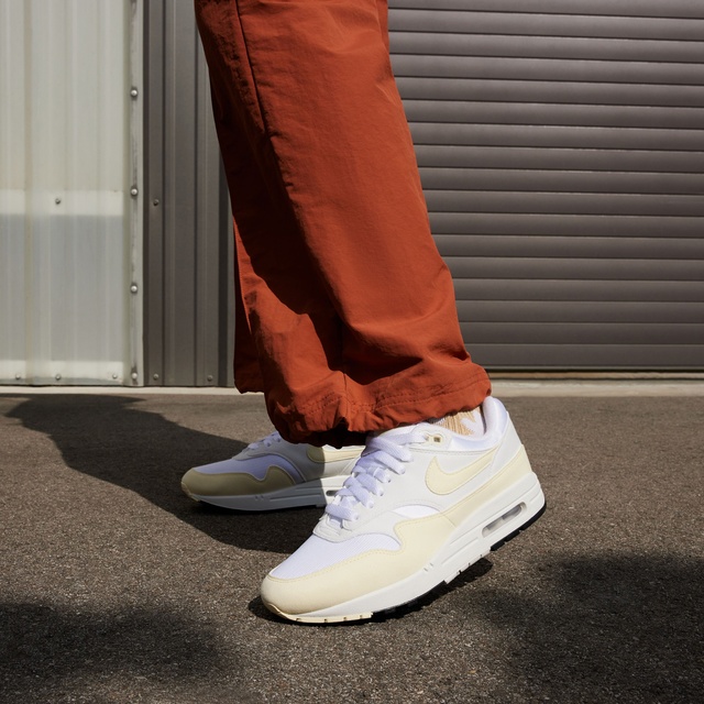 Nike Beyaz Nike Air Max 1 Kadın Spor Ayakkabı