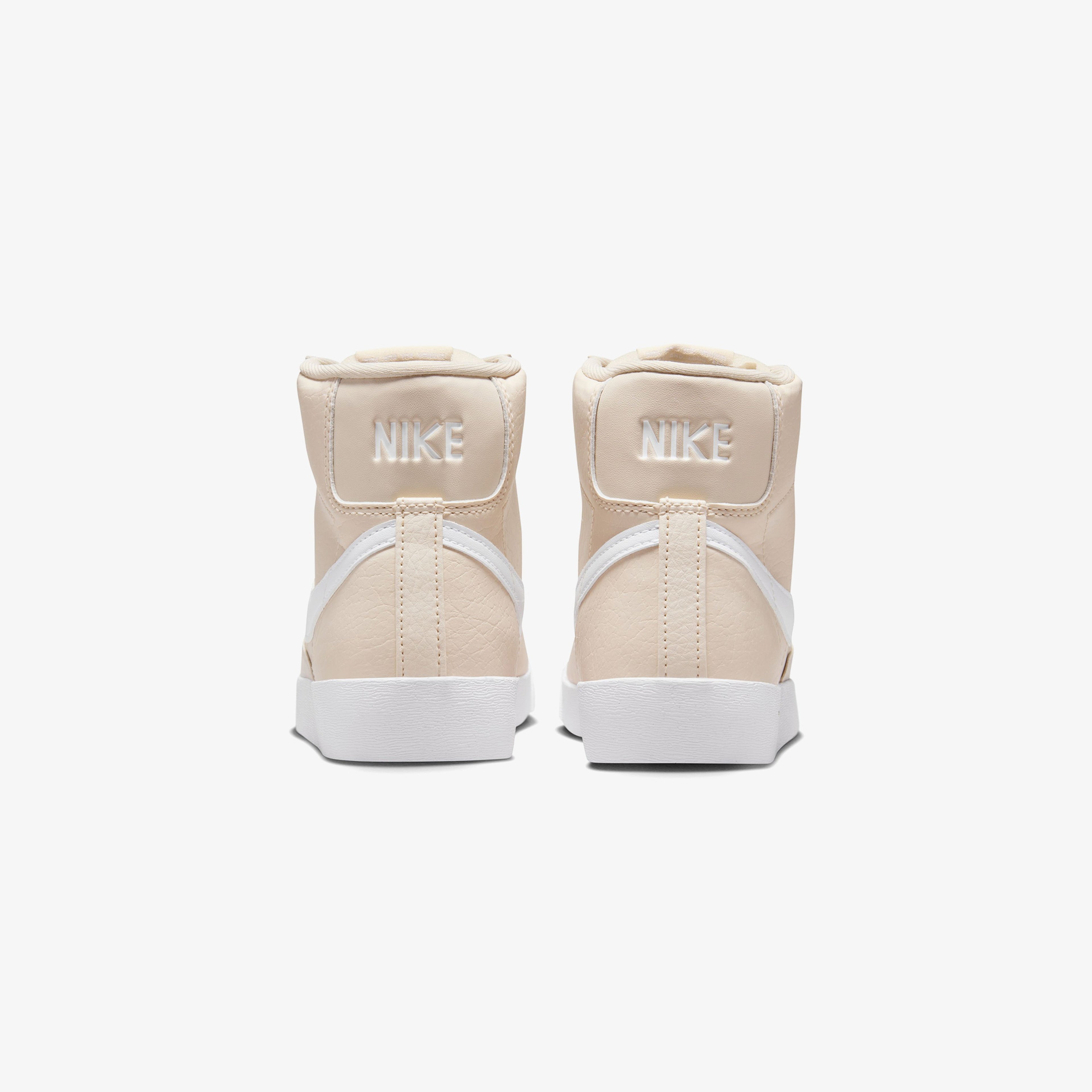 Nike Blazer Mid 77 Next Nature Kadın Beyaz Spor Ayakkabı