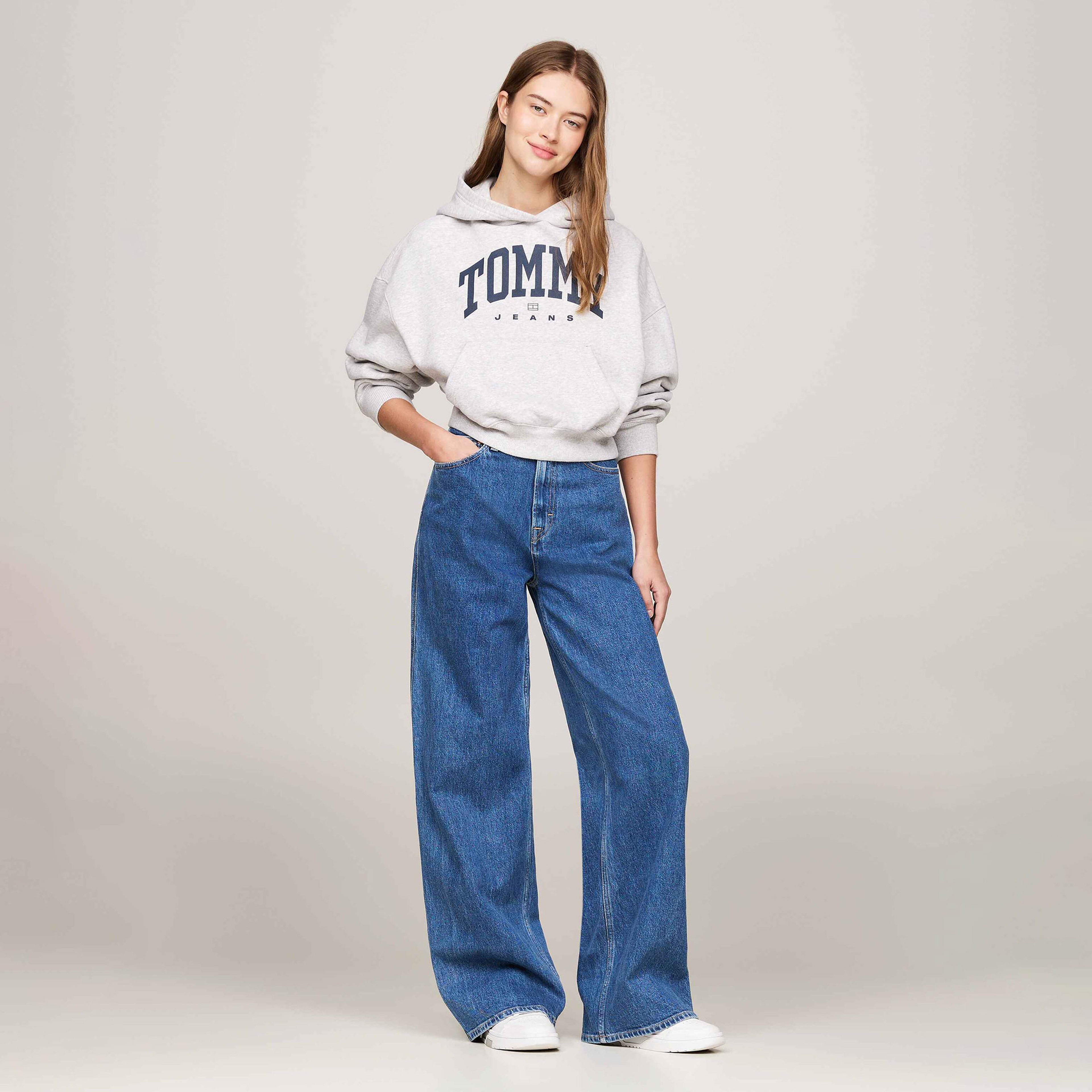 Tommy Jeans Varsity Kadın Gri Sweatshirt