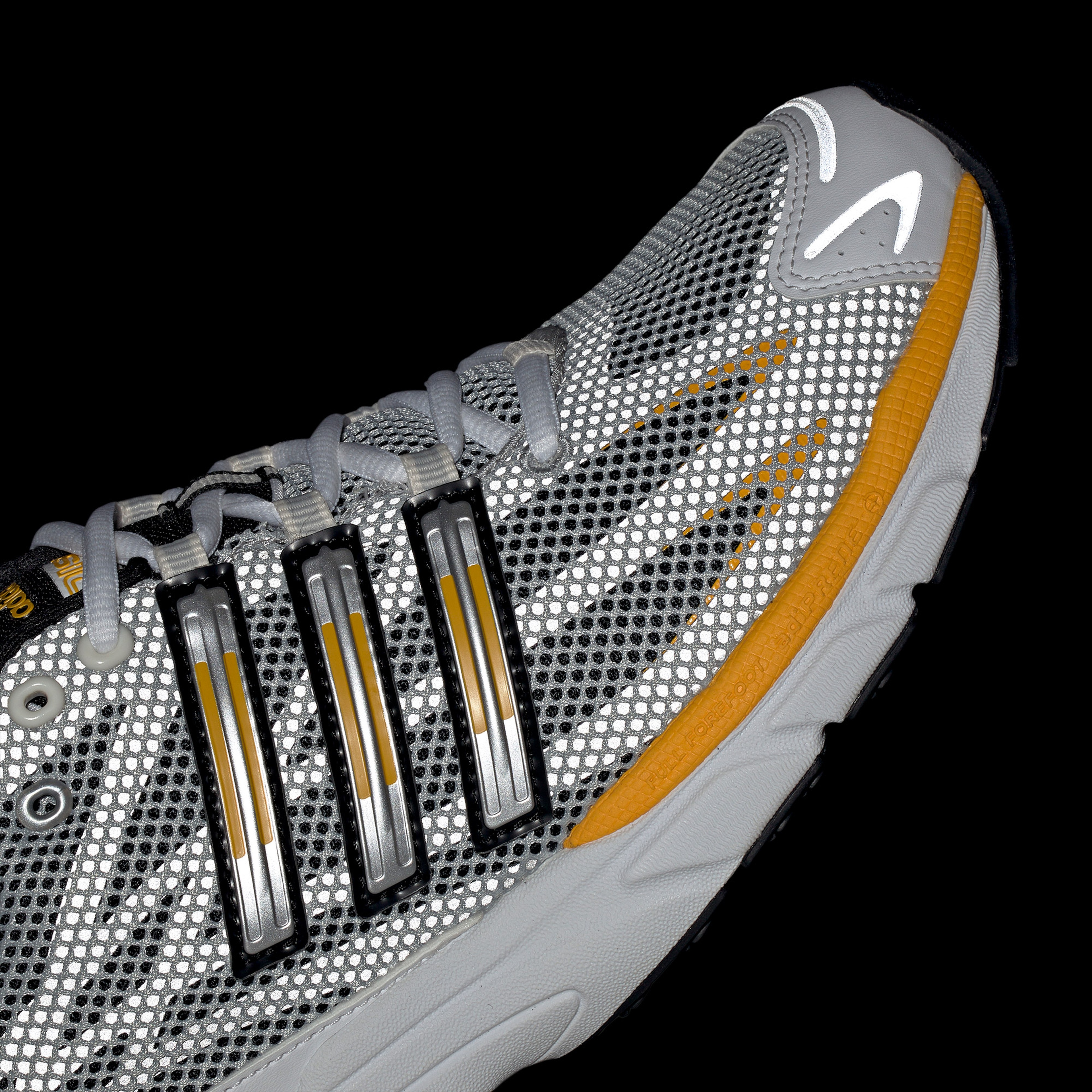 adidas Adistar Cushion Erkek Beyaz Spor Ayakkabı