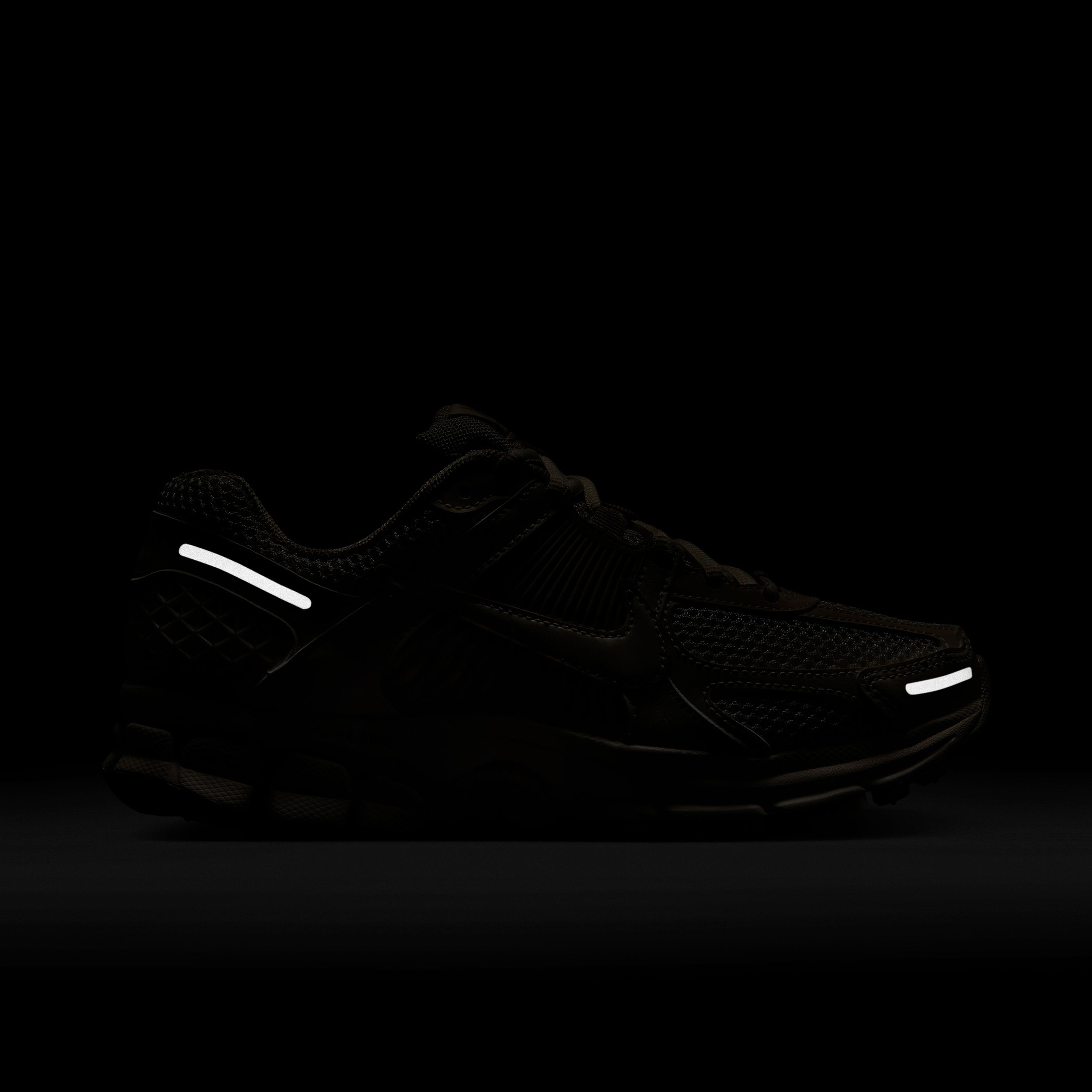 Nike Zoom Vomero 5 Kadın Beyaz Sneaker