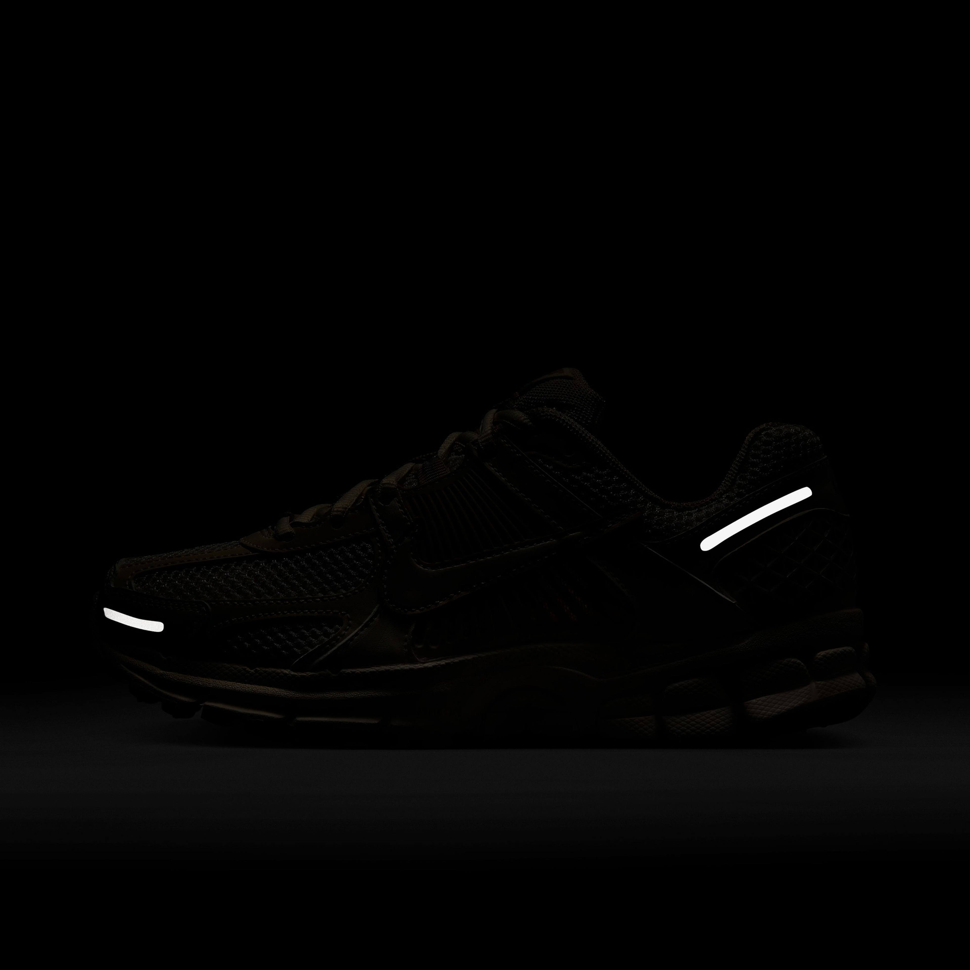 Nike Zoom Vomero 5 Kadın Beyaz Sneaker