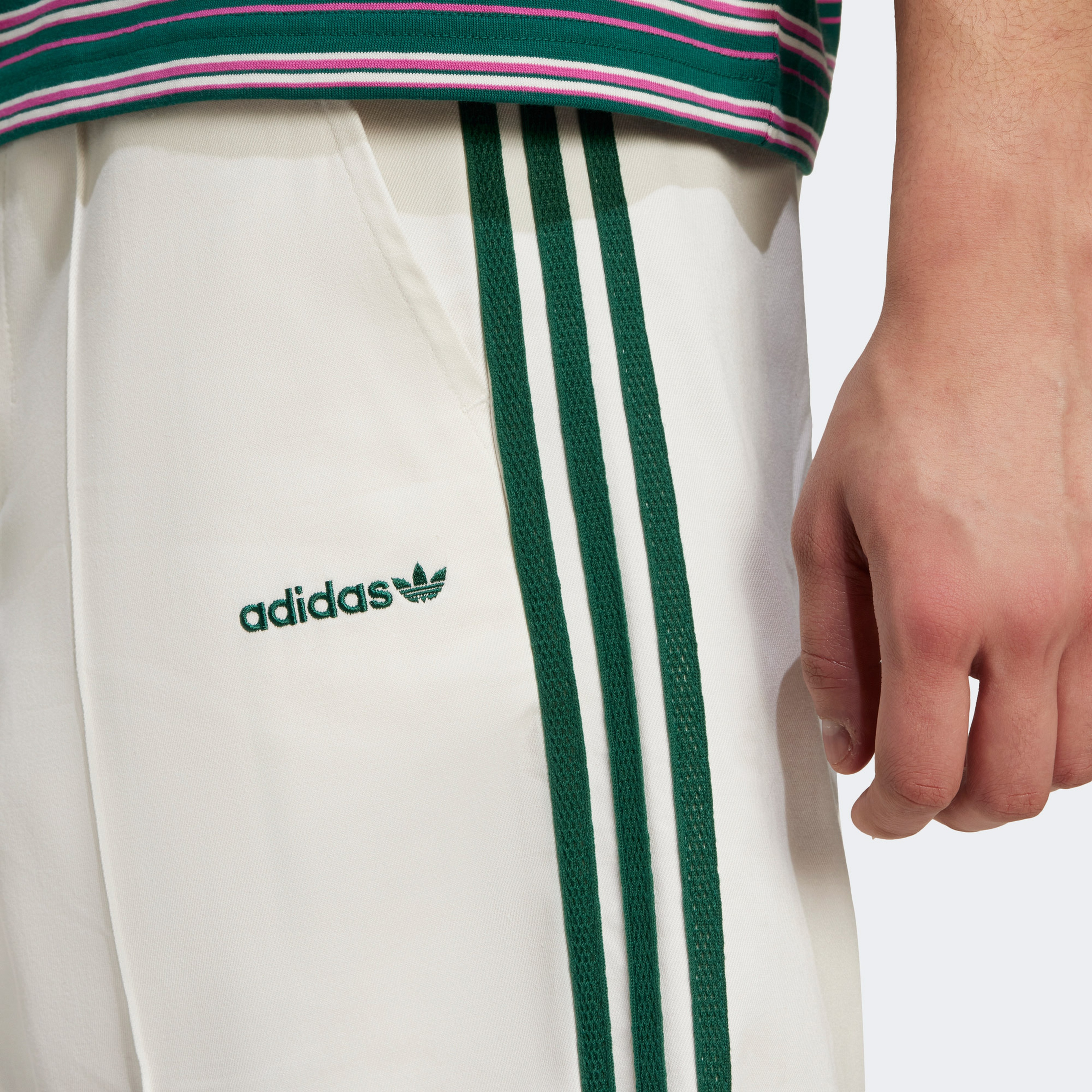 adidas Originals 80S Loose Buttoned 3 Stripes Bermuda 11 inch Erkek Beyaz Şort